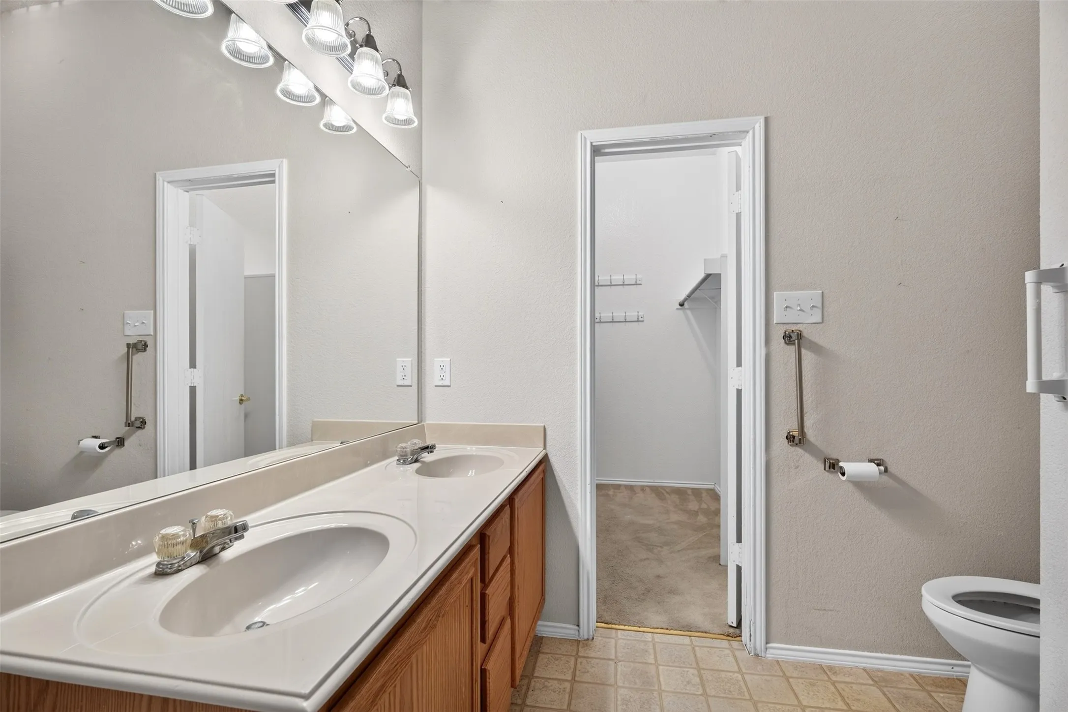 Single Family Residence For Sale in Tarrant County , 10208 Dallam Lane, Fort Worth, Texas 76108, 4 Bedroom, 2 Bathroom, 2 Garage spaces, 1,890 Sqft, built in 2003, mls#21312159, Real Estate Agent in Fort Worth, Homes For Sale in Tarrant county, Homes For Sale in Fort Worth, Realtor in Fort Worth Texas, Real Estate Brokerage Independent Realty Texas, Luminita Cordes Realtor