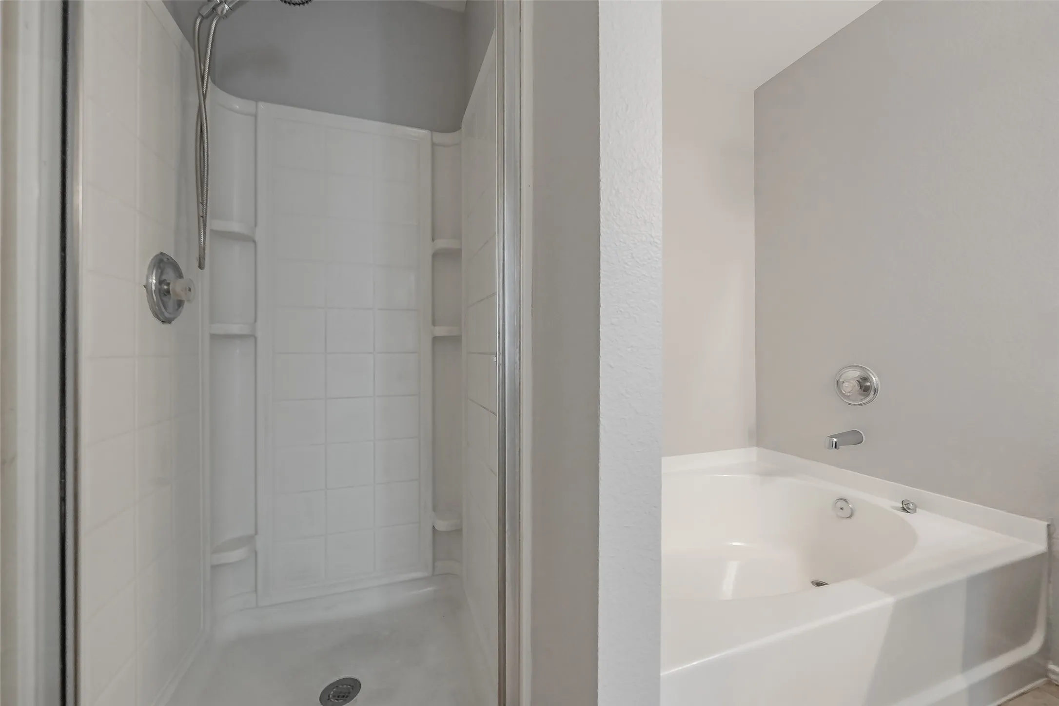 Single Family Residence For Sale in Dallas County , 3015 Goldenrod Drive, Lancaster, Texas 75134, 3 Bedroom, 2 Bathroom, 2 Garage spaces, 1,974 Sqft, built in 2006, mls#21314613, Real Estate Agent in Lancaster, Homes For Sale in Dallas county, Homes For Sale in Lancaster, Realtor in Lancaster Texas, Real Estate Brokerage Independent Realty Texas, Luminita Cordes Realtor
