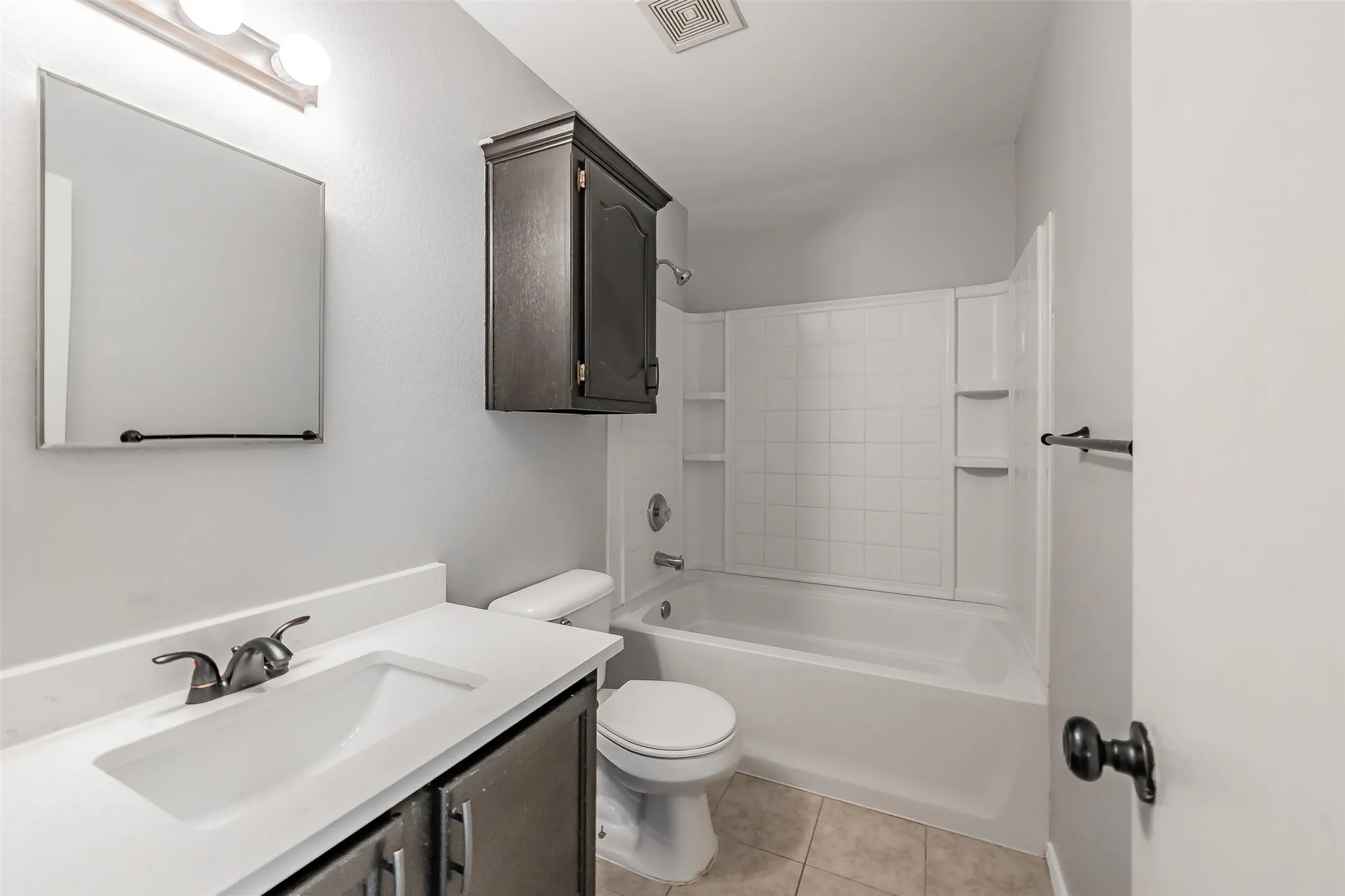 Single Family Residence For Sale in Dallas County , 3015 Goldenrod Drive, Lancaster, Texas 75134, 3 Bedroom, 2 Bathroom, 2 Garage spaces, 1,974 Sqft, built in 2006, mls#21314613, Real Estate Agent in Lancaster, Homes For Sale in Dallas county, Homes For Sale in Lancaster, Realtor in Lancaster Texas, Real Estate Brokerage Independent Realty Texas, Luminita Cordes Realtor