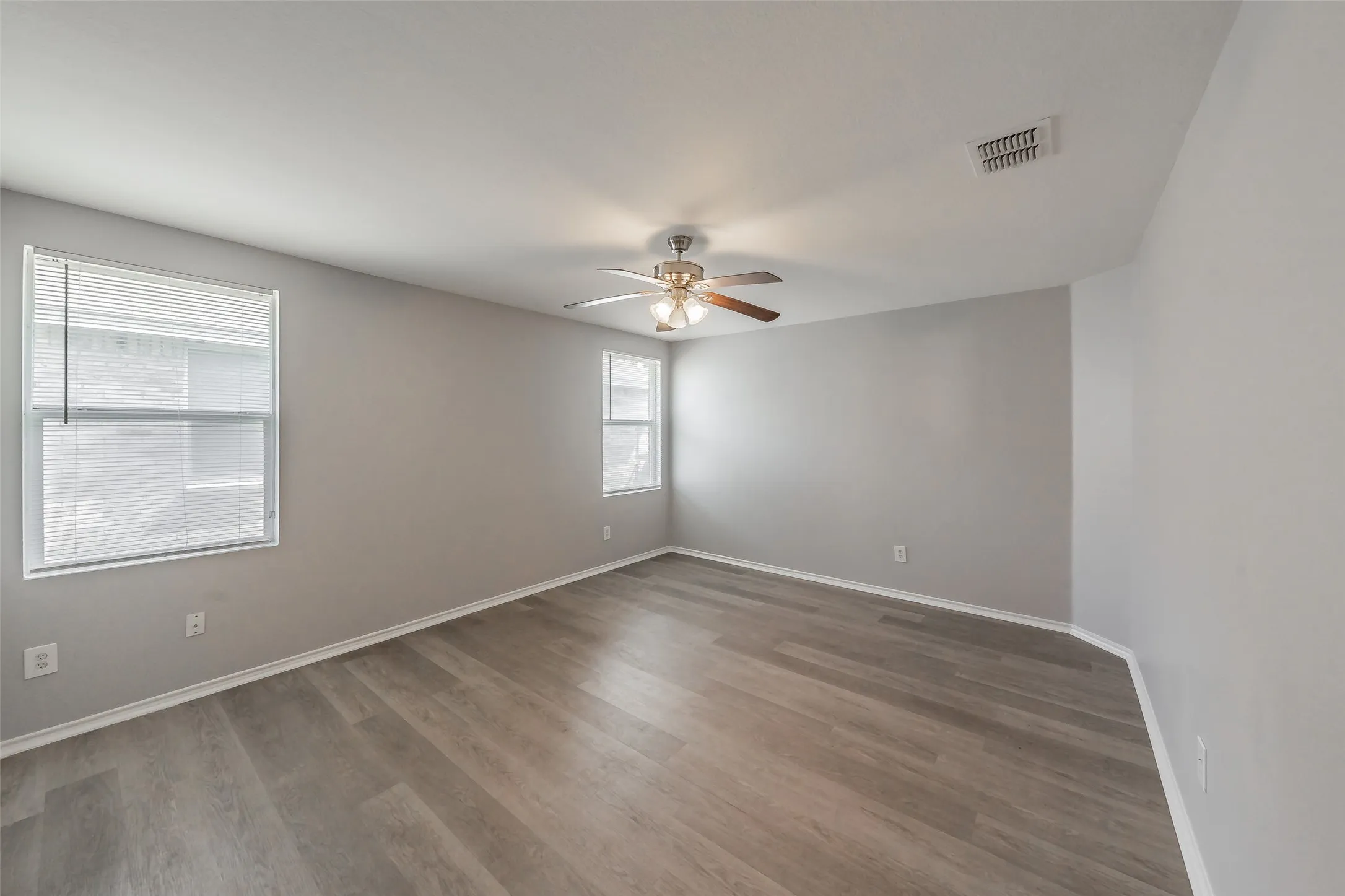 Single Family Residence For Sale in Dallas County , 3015 Goldenrod Drive, Lancaster, Texas 75134, 3 Bedroom, 2 Bathroom, 2 Garage spaces, 1,974 Sqft, built in 2006, mls#21314613, Real Estate Agent in Lancaster, Homes For Sale in Dallas county, Homes For Sale in Lancaster, Realtor in Lancaster Texas, Real Estate Brokerage Independent Realty Texas, Luminita Cordes Realtor