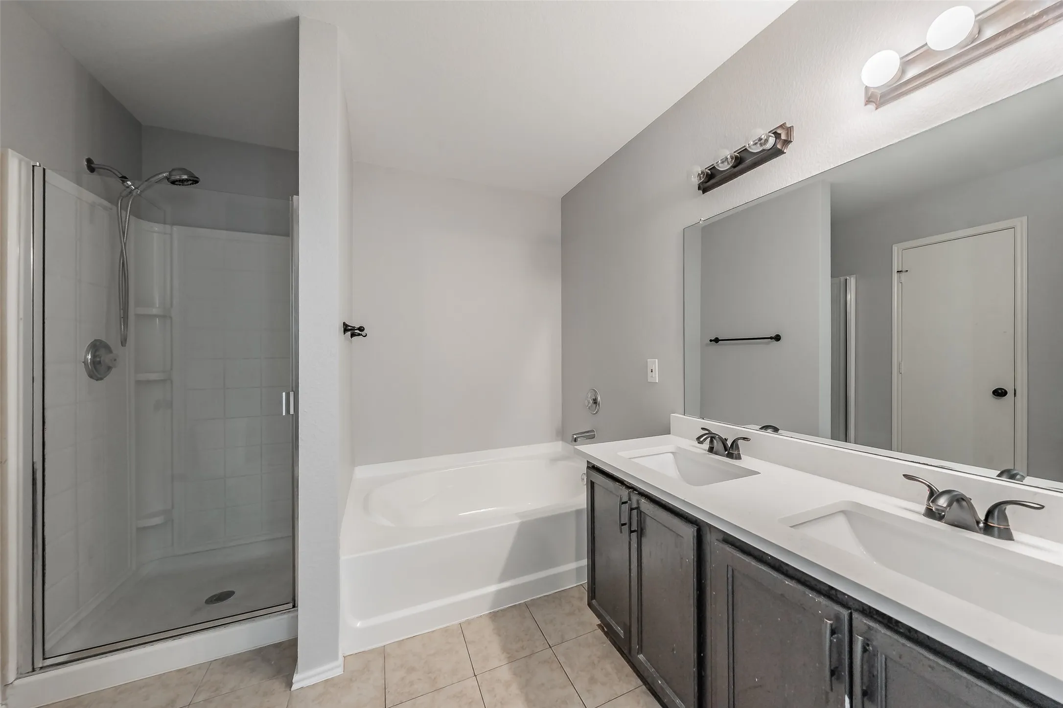 Single Family Residence For Sale in Dallas County , 3015 Goldenrod Drive, Lancaster, Texas 75134, 3 Bedroom, 2 Bathroom, 2 Garage spaces, 1,974 Sqft, built in 2006, mls#21314613, Real Estate Agent in Lancaster, Homes For Sale in Dallas county, Homes For Sale in Lancaster, Realtor in Lancaster Texas, Real Estate Brokerage Independent Realty Texas, Luminita Cordes Realtor