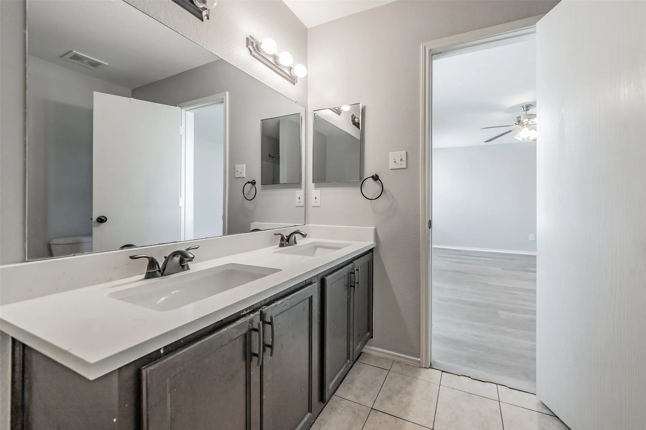 Single Family Residence For Sale in Dallas County , 3015 Goldenrod Drive, Lancaster, Texas 75134, 3 Bedroom, 2 Bathroom, 2 Garage spaces, 1,974 Sqft, built in 2006, mls#21314613, Real Estate Agent in Lancaster, Homes For Sale in Dallas county, Homes For Sale in Lancaster, Realtor in Lancaster Texas, Real Estate Brokerage Independent Realty Texas, Luminita Cordes Realtor