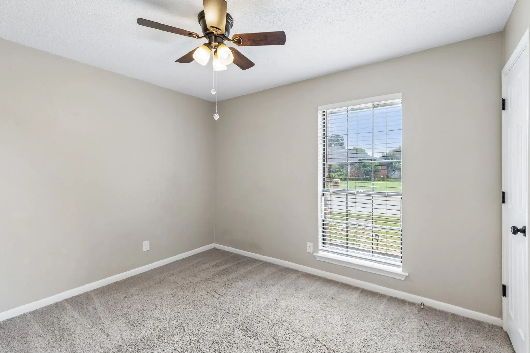 Single Family Residence For Sale in Tarrant County , 6308 Hunters Glen Drive, Watauga, Texas 76148, 3 Bedroom, 2 Bathroom, 2 Garage spaces, 1,174 Sqft, built in 1986, mls#21314634, Real Estate Agent in Watauga, Homes For Sale in Tarrant county, Homes For Sale in Watauga, Realtor in Watauga Texas, Real Estate Brokerage Independent Realty Texas, Luminita Cordes Realtor