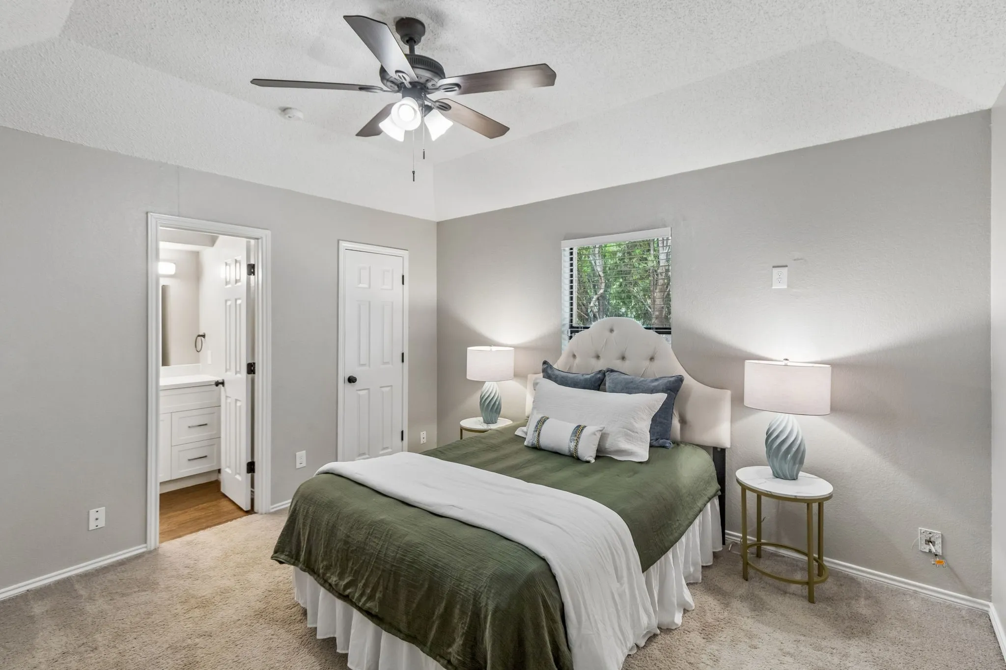 Single Family Residence For Sale in Tarrant County , 6308 Hunters Glen Drive, Watauga, Texas 76148, 3 Bedroom, 2 Bathroom, 2 Garage spaces, 1,174 Sqft, built in 1986, mls#21314634, Real Estate Agent in Watauga, Homes For Sale in Tarrant county, Homes For Sale in Watauga, Realtor in Watauga Texas, Real Estate Brokerage Independent Realty Texas, Luminita Cordes Realtor