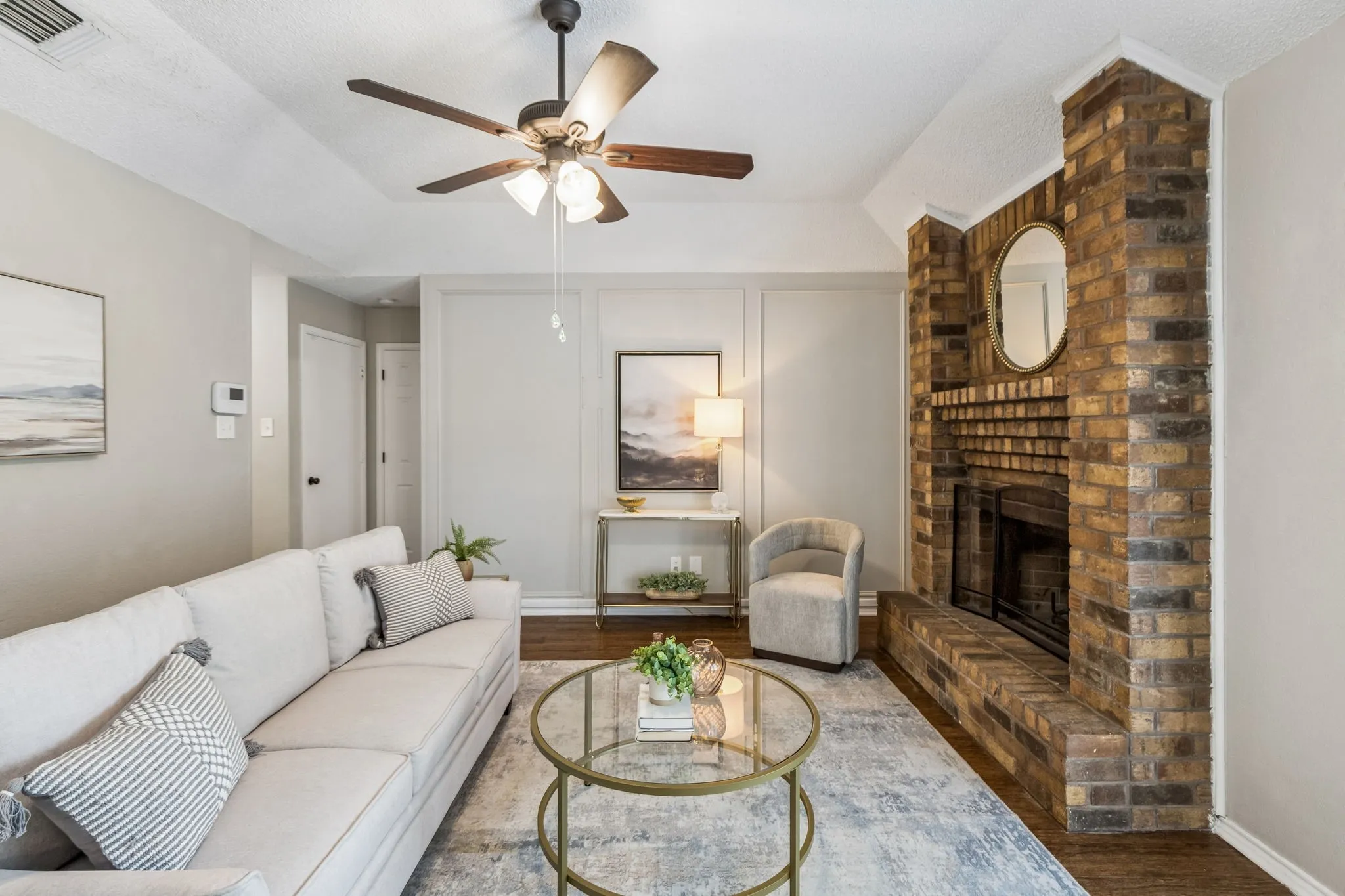 Single Family Residence For Sale in Tarrant County , 6308 Hunters Glen Drive, Watauga, Texas 76148, 3 Bedroom, 2 Bathroom, 2 Garage spaces, 1,174 Sqft, built in 1986, mls#21314634, Real Estate Agent in Watauga, Homes For Sale in Tarrant county, Homes For Sale in Watauga, Realtor in Watauga Texas, Real Estate Brokerage Independent Realty Texas, Luminita Cordes Realtor
