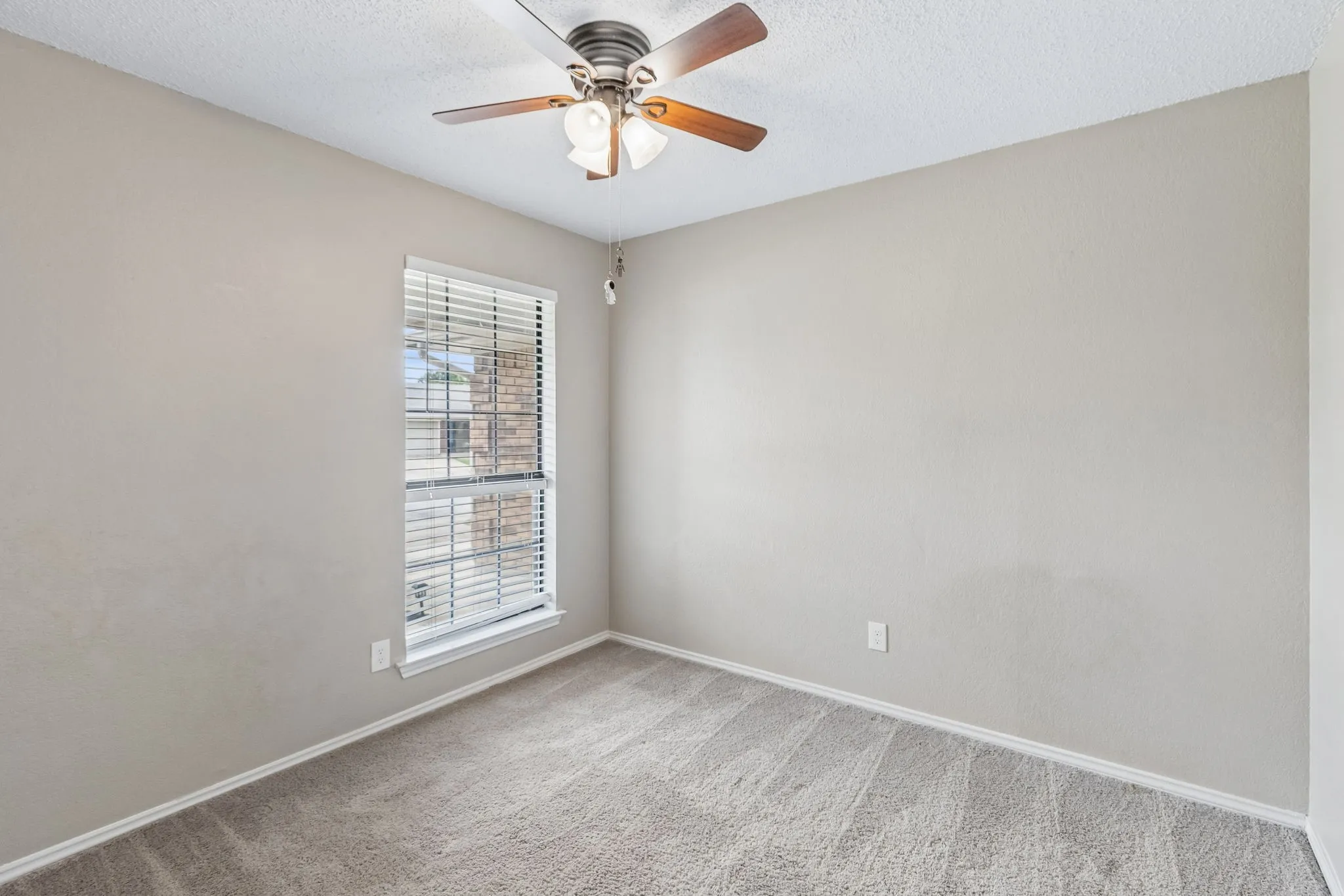 Single Family Residence For Sale in Tarrant County , 6308 Hunters Glen Drive, Watauga, Texas 76148, 3 Bedroom, 2 Bathroom, 2 Garage spaces, 1,174 Sqft, built in 1986, mls#21314634, Real Estate Agent in Watauga, Homes For Sale in Tarrant county, Homes For Sale in Watauga, Realtor in Watauga Texas, Real Estate Brokerage Independent Realty Texas, Luminita Cordes Realtor