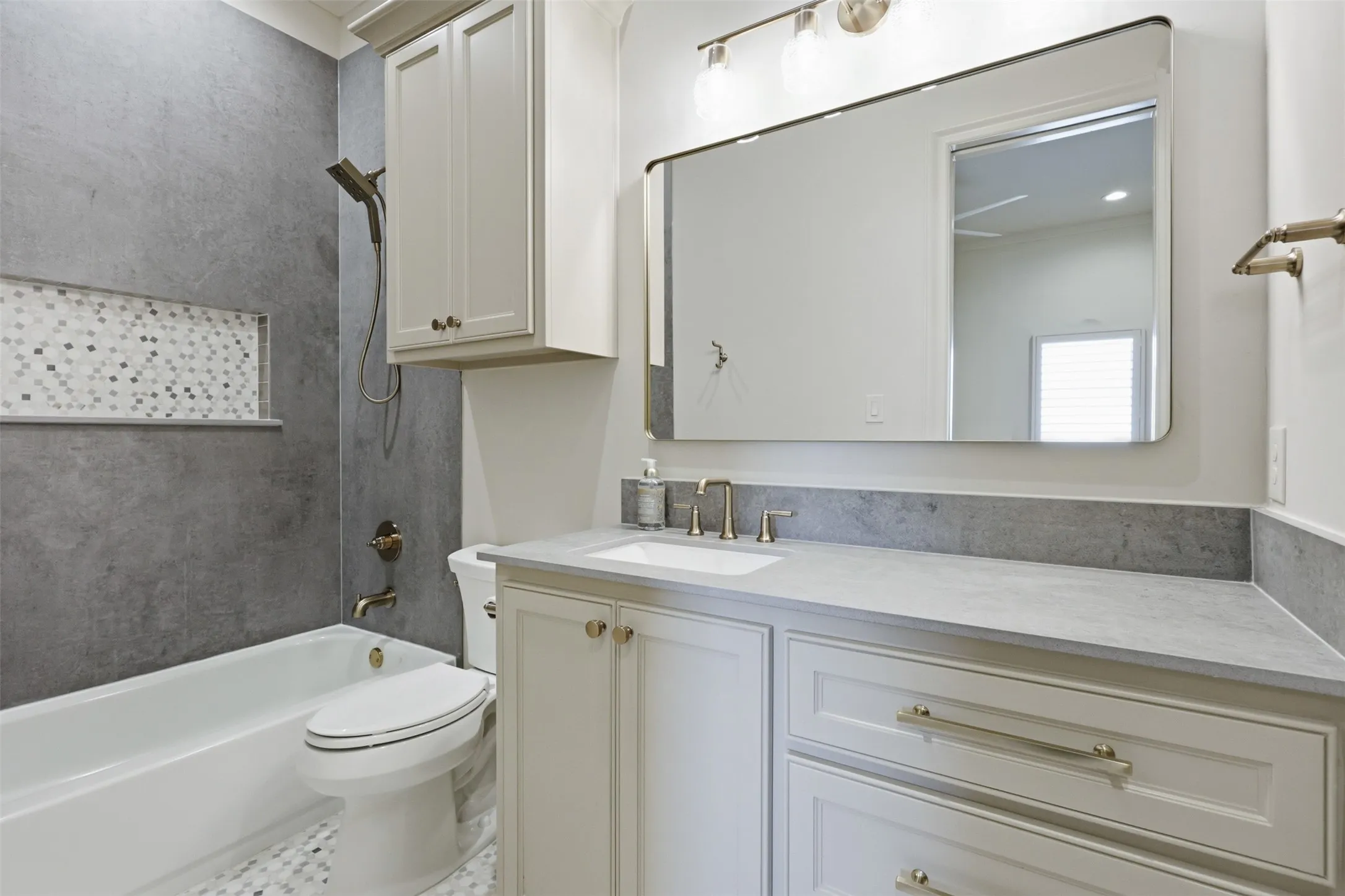 Single Family Residence For Sale in Denton County , 3500 Fairway Drive, Denton, Texas 76226, 4 Bedroom, 5 Bathroom, 3 Garage spaces, 5,359 Sqft, built in 2024, mls#21313536, Real Estate Agent in Denton, Homes For Sale in Denton county, Homes For Sale in Denton, Realtor in Denton Texas, Real Estate Brokerage Independent Realty Texas, Luminita Cordes Realtor