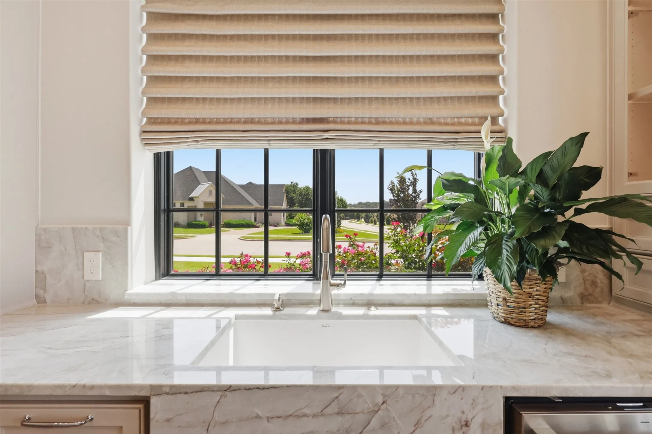 Single Family Residence For Sale in Denton County , 3500 Fairway Drive, Denton, Texas 76226, 4 Bedroom, 5 Bathroom, 3 Garage spaces, 5,359 Sqft, built in 2024, mls#21313536, Real Estate Agent in Denton, Homes For Sale in Denton county, Homes For Sale in Denton, Realtor in Denton Texas, Real Estate Brokerage Independent Realty Texas, Luminita Cordes Realtor