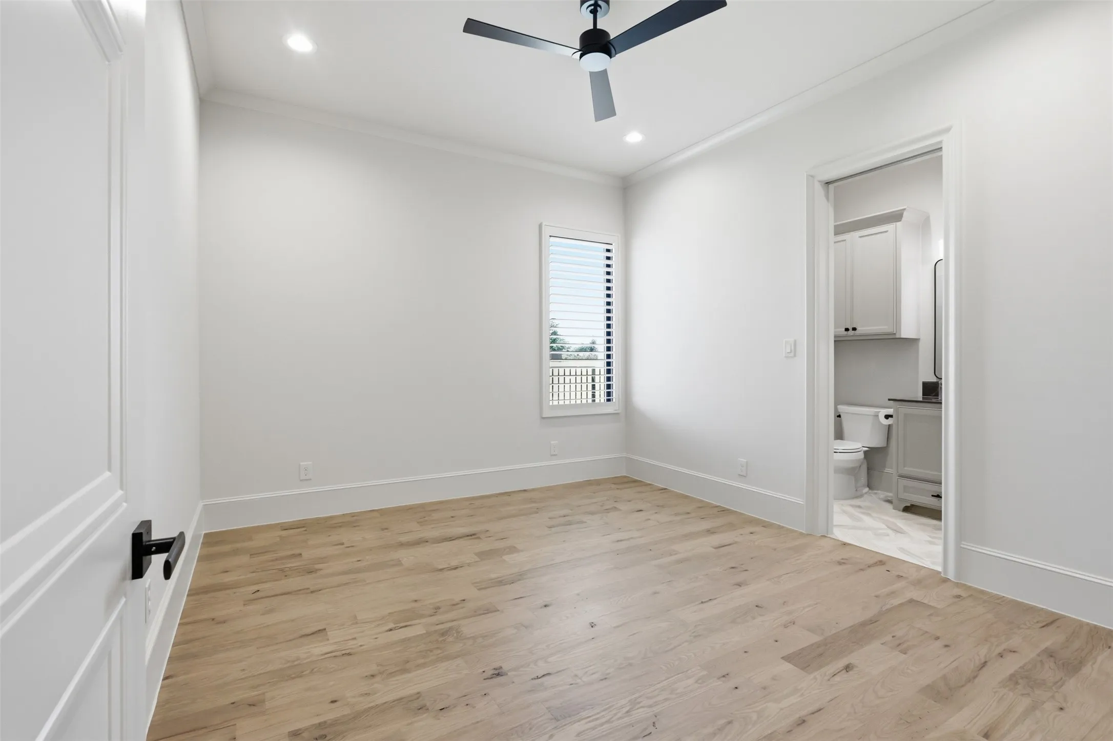 Single Family Residence For Sale in Denton County , 3500 Fairway Drive, Denton, Texas 76226, 4 Bedroom, 5 Bathroom, 3 Garage spaces, 5,359 Sqft, built in 2024, mls#21313536, Real Estate Agent in Denton, Homes For Sale in Denton county, Homes For Sale in Denton, Realtor in Denton Texas, Real Estate Brokerage Independent Realty Texas, Luminita Cordes Realtor