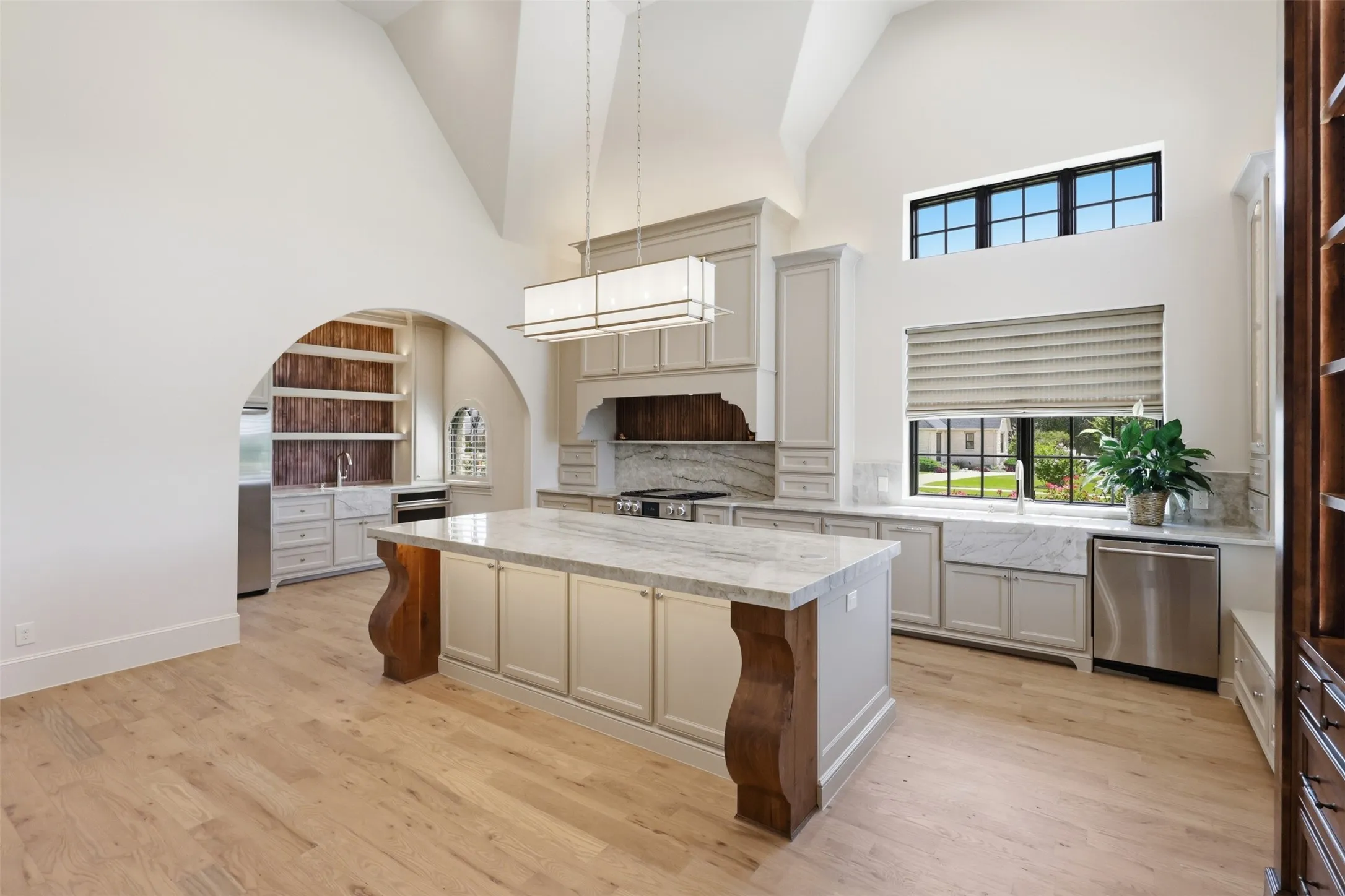 Single Family Residence For Sale in Denton County , 3500 Fairway Drive, Denton, Texas 76226, 4 Bedroom, 5 Bathroom, 3 Garage spaces, 5,359 Sqft, built in 2024, mls#21313536, Real Estate Agent in Denton, Homes For Sale in Denton county, Homes For Sale in Denton, Realtor in Denton Texas, Real Estate Brokerage Independent Realty Texas, Luminita Cordes Realtor
