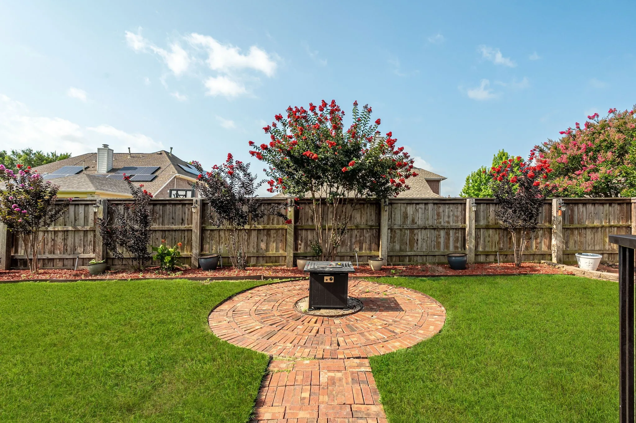 Single Family Residence For Sale in Collin County , 420 Brookwood Drive, Murphy, Texas 75094, 4 Bedroom, 3 Bathroom, 2 Garage spaces, 2,668 Sqft, built in 2001, mls#21312410, Real Estate Agent in Murphy, Homes For Sale in Collin county, Homes For Sale in Murphy, Realtor in Murphy Texas, Real Estate Brokerage Independent Realty Texas, Luminita Cordes Realtor