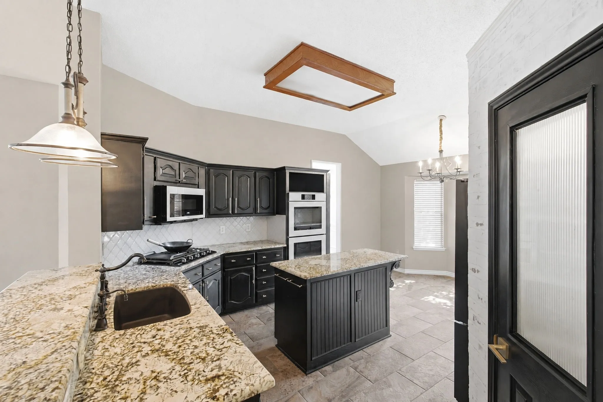 Single Family Residence For Sale in Collin County , 420 Brookwood Drive, Murphy, Texas 75094, 4 Bedroom, 3 Bathroom, 2 Garage spaces, 2,668 Sqft, built in 2001, mls#21312410, Real Estate Agent in Murphy, Homes For Sale in Collin county, Homes For Sale in Murphy, Realtor in Murphy Texas, Real Estate Brokerage Independent Realty Texas, Luminita Cordes Realtor
