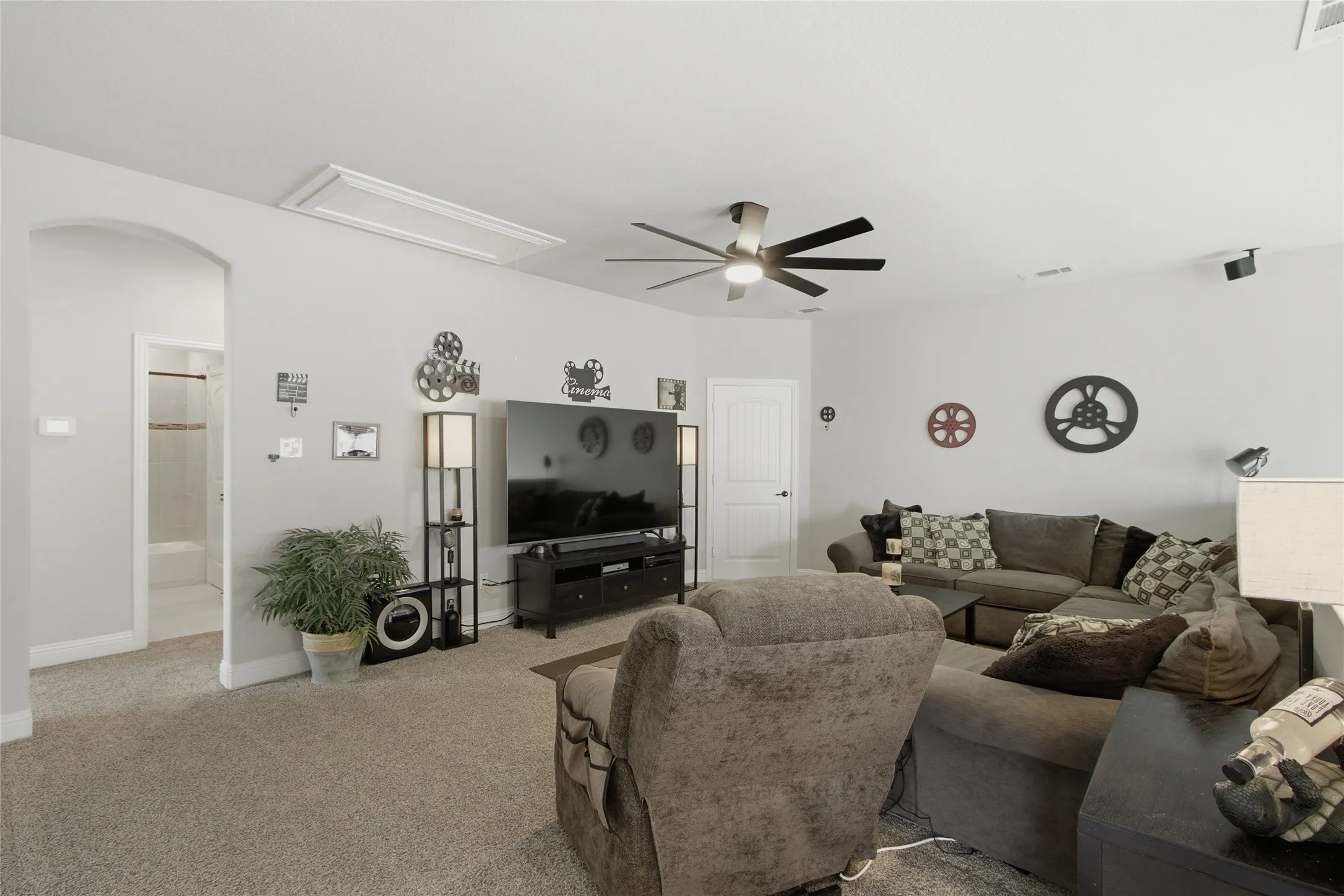 Single Family Residence For Sale in Denton County , 1332 Hudson Lane, Prosper, Texas 75078, 4 Bedroom, 4 Bathroom, 3 Garage spaces, 3,183 Sqft, built in 2016, mls#21313961, Real Estate Agent in Prosper, Homes For Sale in Denton county, Homes For Sale in Prosper, Realtor in Prosper Texas, Real Estate Brokerage Independent Realty Texas, Luminita Cordes Realtor