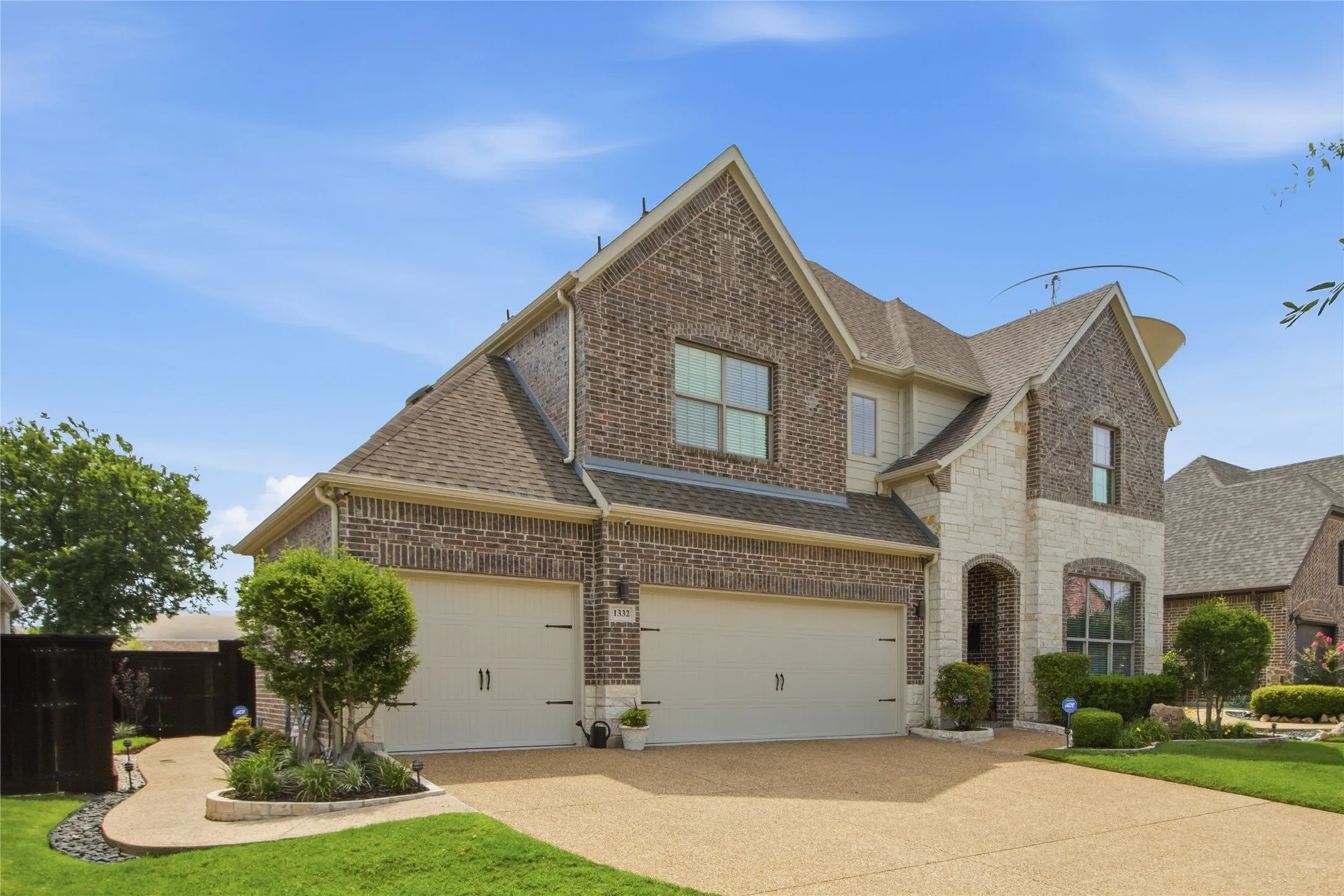 Single Family Residence For Sale in Denton County , 1332 Hudson Lane, Prosper, Texas 75078, 4 Bedroom, 4 Bathroom, 3 Garage spaces, 3,183 Sqft, built in 2016, mls#21313961, Real Estate Agent in Prosper, Homes For Sale in Denton county, Homes For Sale in Prosper, Realtor in Prosper Texas, Real Estate Brokerage Independent Realty Texas, Luminita Cordes Realtor
