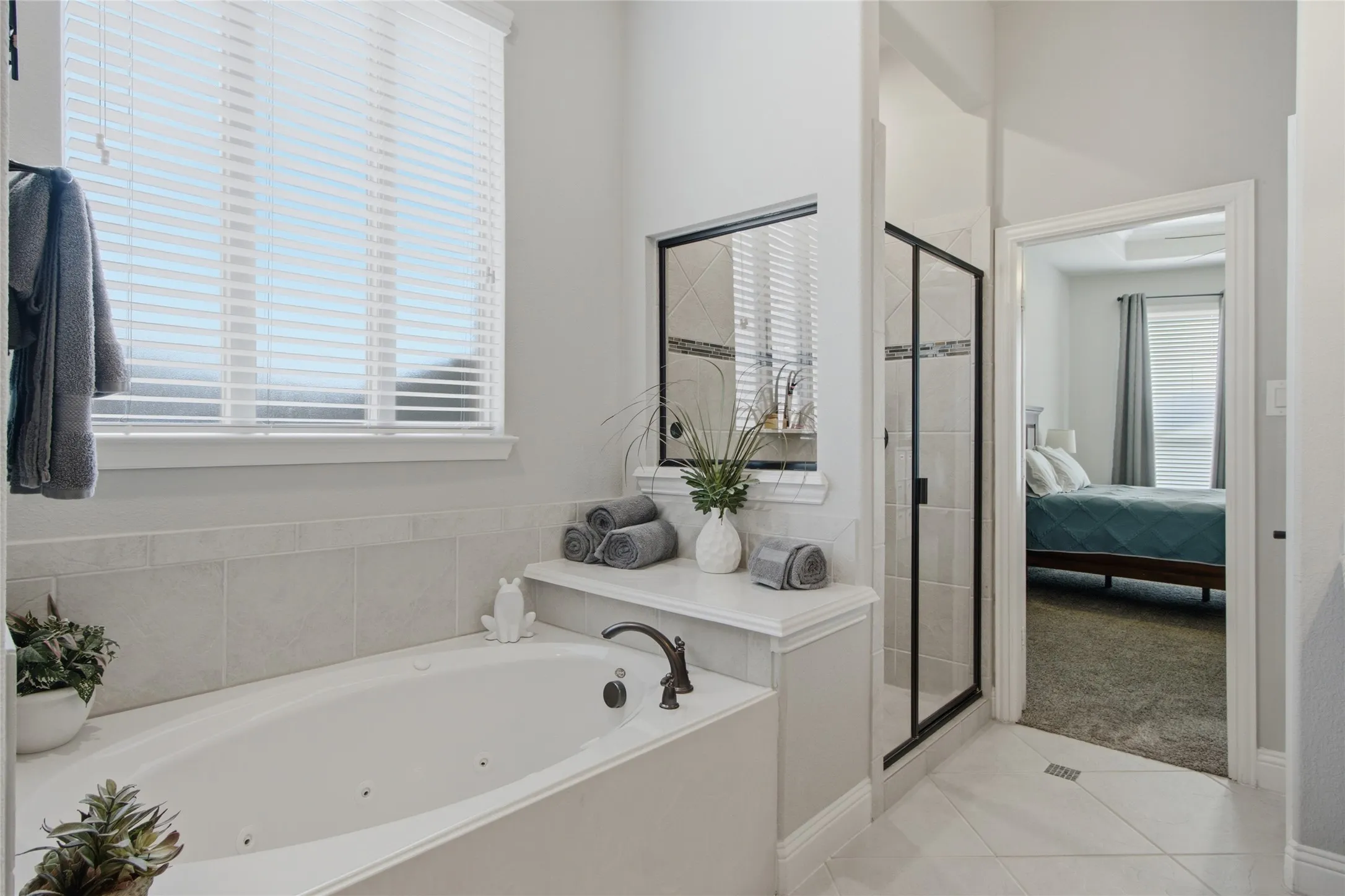 Single Family Residence For Sale in Denton County , 1332 Hudson Lane, Prosper, Texas 75078, 4 Bedroom, 4 Bathroom, 3 Garage spaces, 3,183 Sqft, built in 2016, mls#21313961, Real Estate Agent in Prosper, Homes For Sale in Denton county, Homes For Sale in Prosper, Realtor in Prosper Texas, Real Estate Brokerage Independent Realty Texas, Luminita Cordes Realtor
