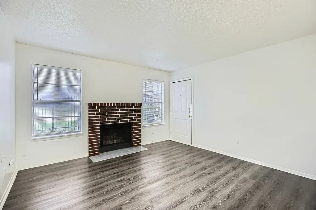 Summer Special: Move in by July 31st and receive a $150 Visa GiftCard on us! Apply and get accepted in the same day and we'll waive the $200 Administrative Fee!