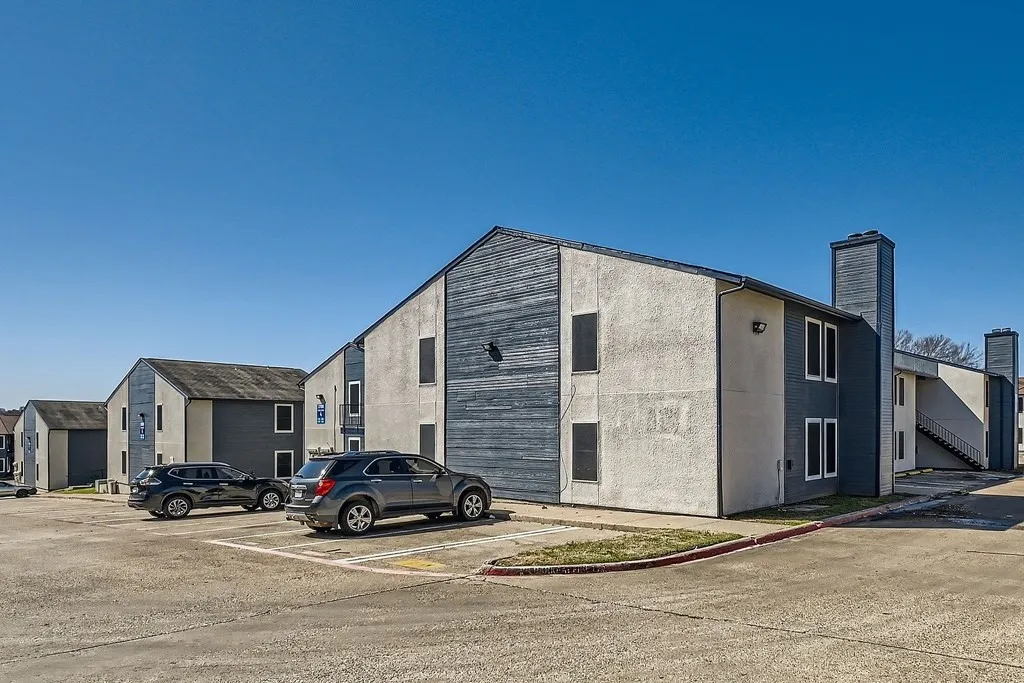 Apartment For Rent in Dallas County , 3700 S Tyler Street 172, Dallas, Texas 75224, 2 Bedroom, 2 Bathroom, Garage spaces, 728 Sqft, built in 1984, mls#21314667, Real Estate Agent in Dallas, Homes For Rent in Dallas county, Homes For Rent in Dallas, Realtor in Dallas Texas, Real Estate Brokerage Independent Realty Texas, Luminita Cordes Realtor
