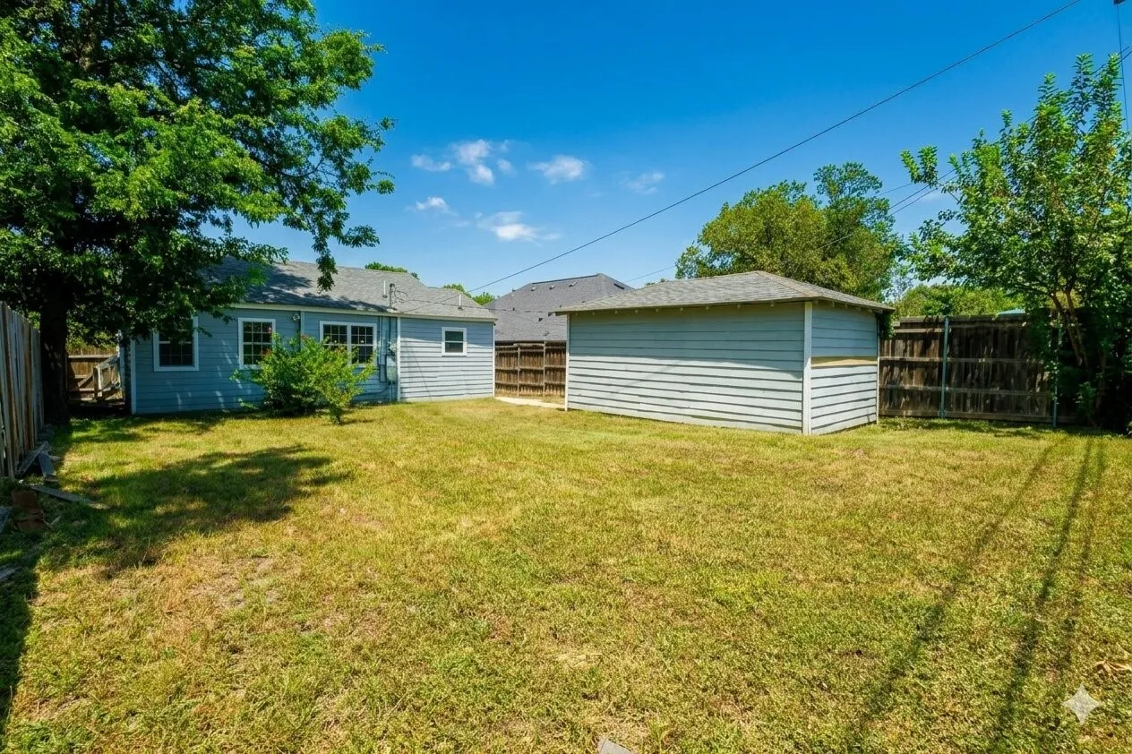 Single Family Residence For Sale in Dallas County , 1510 Carson Street, Dallas, Texas 75216, 3 Bedroom, 2 Bathroom, Garage spaces, 1,200 Sqft, built in 1948, mls#21306104, Real Estate Agent in Dallas, Homes For Sale in Dallas county, Homes For Sale in Dallas, Realtor in Dallas Texas, Real Estate Brokerage Independent Realty Texas, Luminita Cordes Realtor