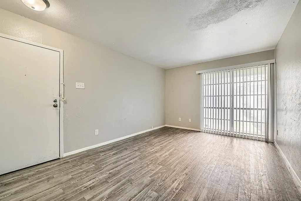 Summer Special: Move in by July 31st and receive a $150 Visa GiftCard on us! Apply and get accepted in the same day and we'll waive the $200 Administrative Fee!