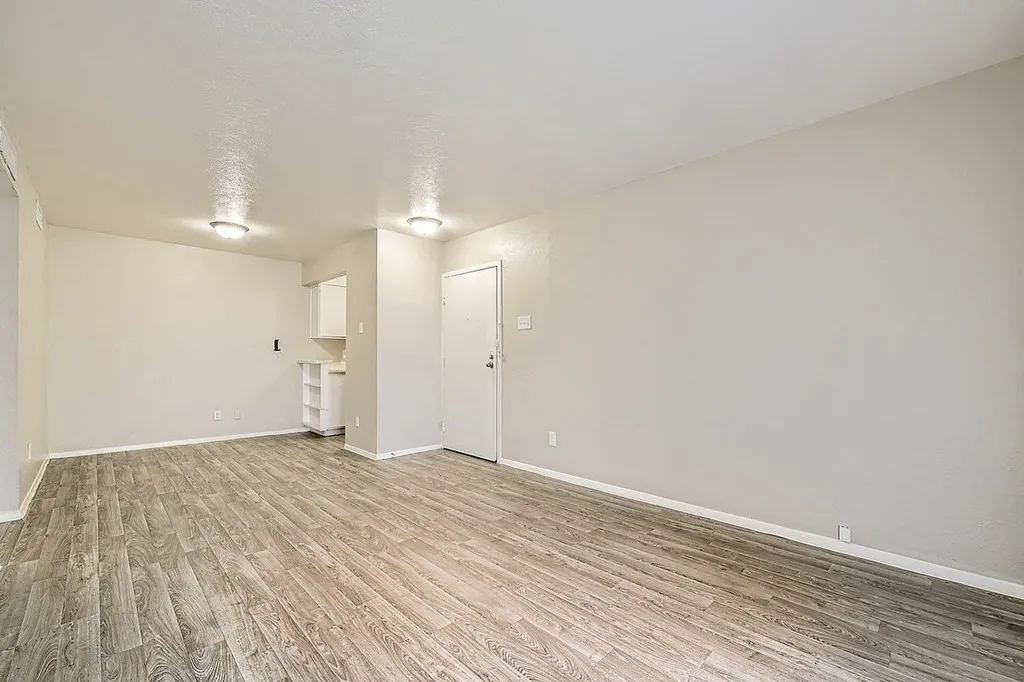 Summer Special: Move in by July 31st and receive a $150 Visa GiftCard on us! Apply and get accepted in the same day and we'll waive the $200 Administrative Fee!