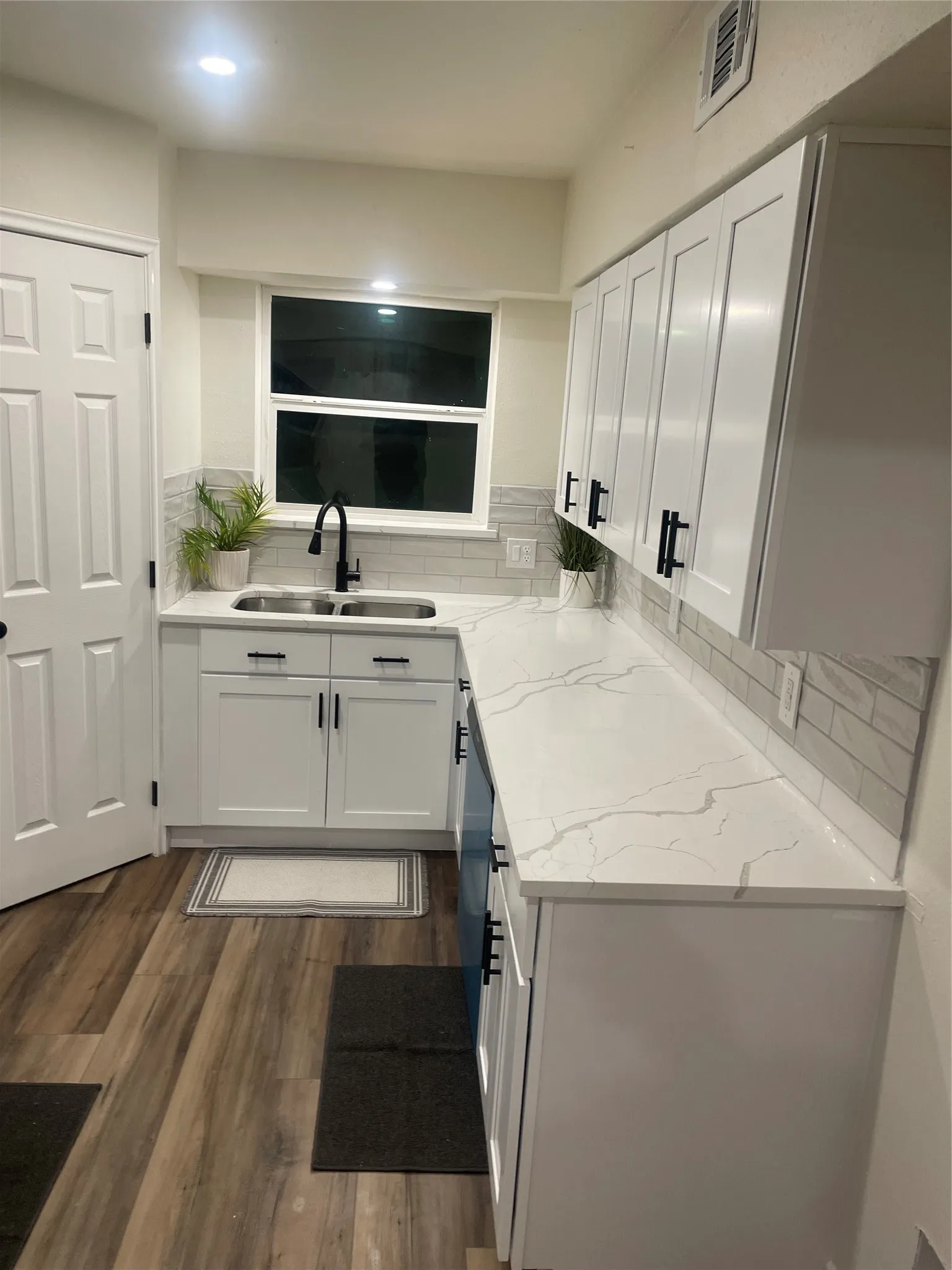 Single Family Residence For Sale in Dallas County , 1266 Hortense Avenue, Dallas, Texas 75216, 4 Bedroom, 2 Bathroom, Garage spaces, 1,782 Sqft, built in 1954, mls#21314680, Real Estate Agent in Dallas, Homes For Sale in Dallas county, Homes For Sale in Dallas, Realtor in Dallas Texas, Real Estate Brokerage Independent Realty Texas, Luminita Cordes Realtor