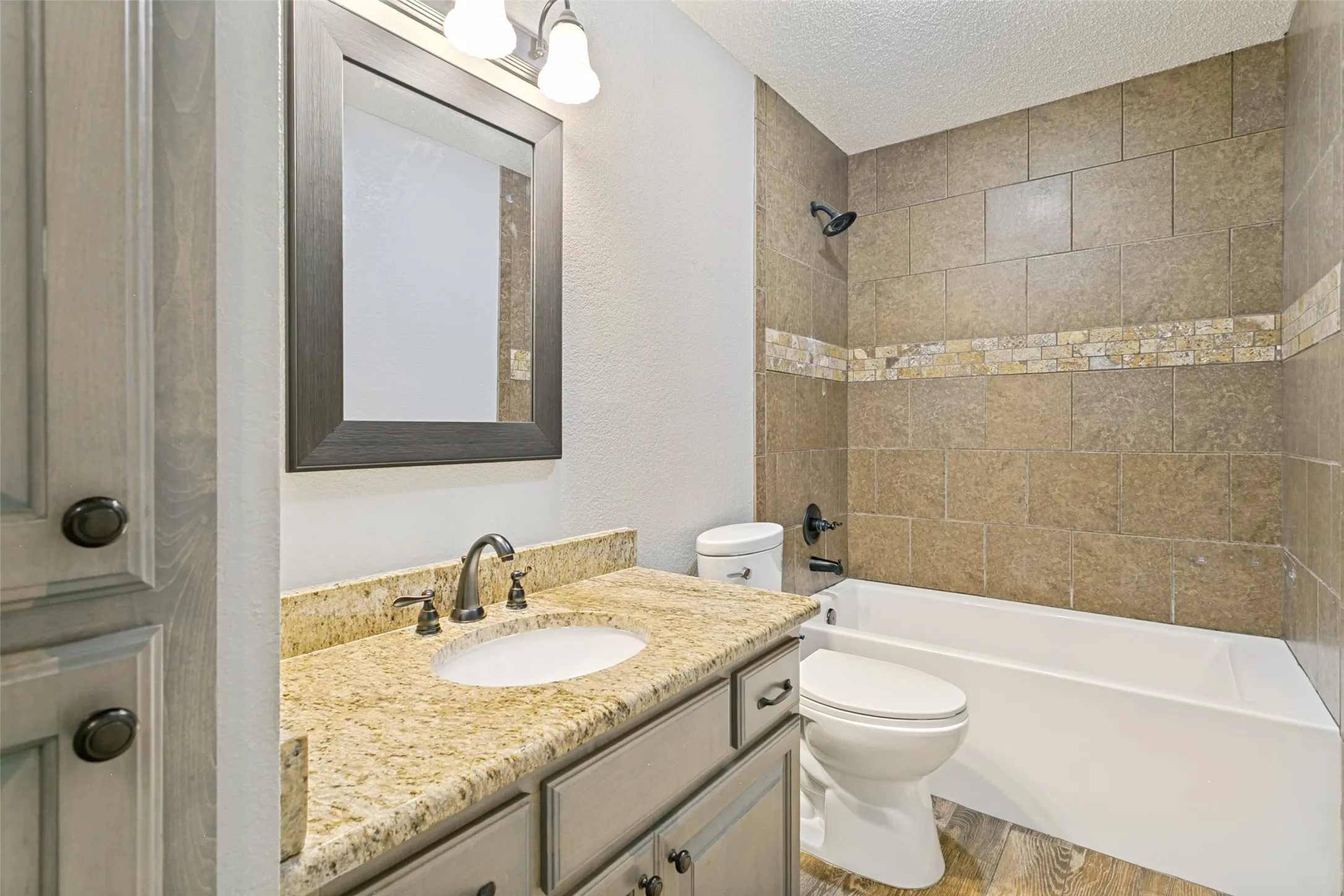 Single Family Residence For Sale in Tarrant County , 1103 Appleton Drive, Mansfield, Texas 76063, 3 Bedroom, 2 Bathroom, 2 Garage spaces, 1,547 Sqft, built in 1987, Price $339,900, mls#21314050, Real Estate Agent in Mansfield, Homes For Sale in Tarrant county, Homes For Sale in Mansfield, Realtor in Mansfield Texas, Real Estate Brokerage Independent Realty Texas, Luminita Cordes Realtor