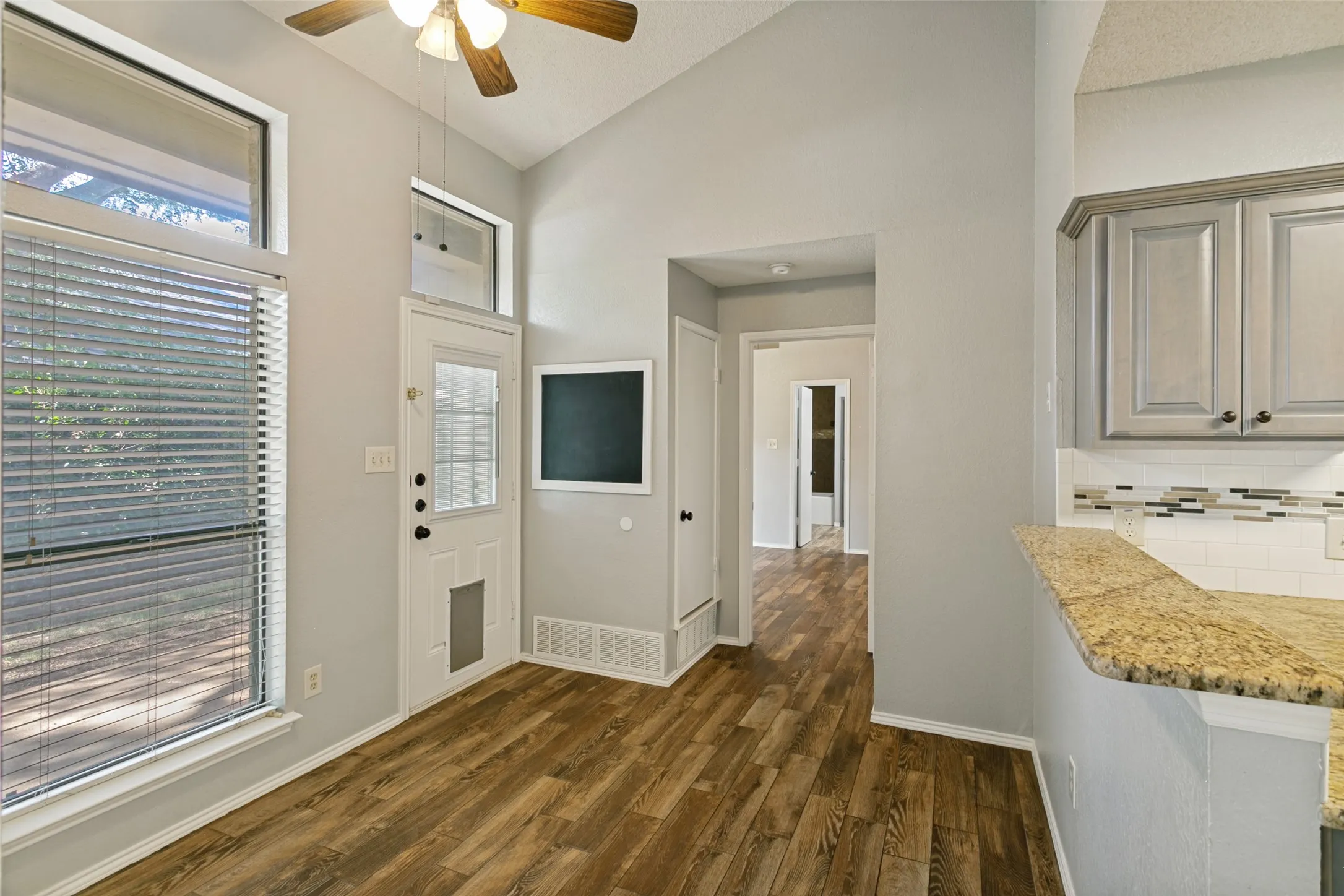 Single Family Residence For Sale in Tarrant County , 1103 Appleton Drive, Mansfield, Texas 76063, 3 Bedroom, 2 Bathroom, 2 Garage spaces, 1,547 Sqft, built in 1987, Price $339,900, mls#21314050, Real Estate Agent in Mansfield, Homes For Sale in Tarrant county, Homes For Sale in Mansfield, Realtor in Mansfield Texas, Real Estate Brokerage Independent Realty Texas, Luminita Cordes Realtor