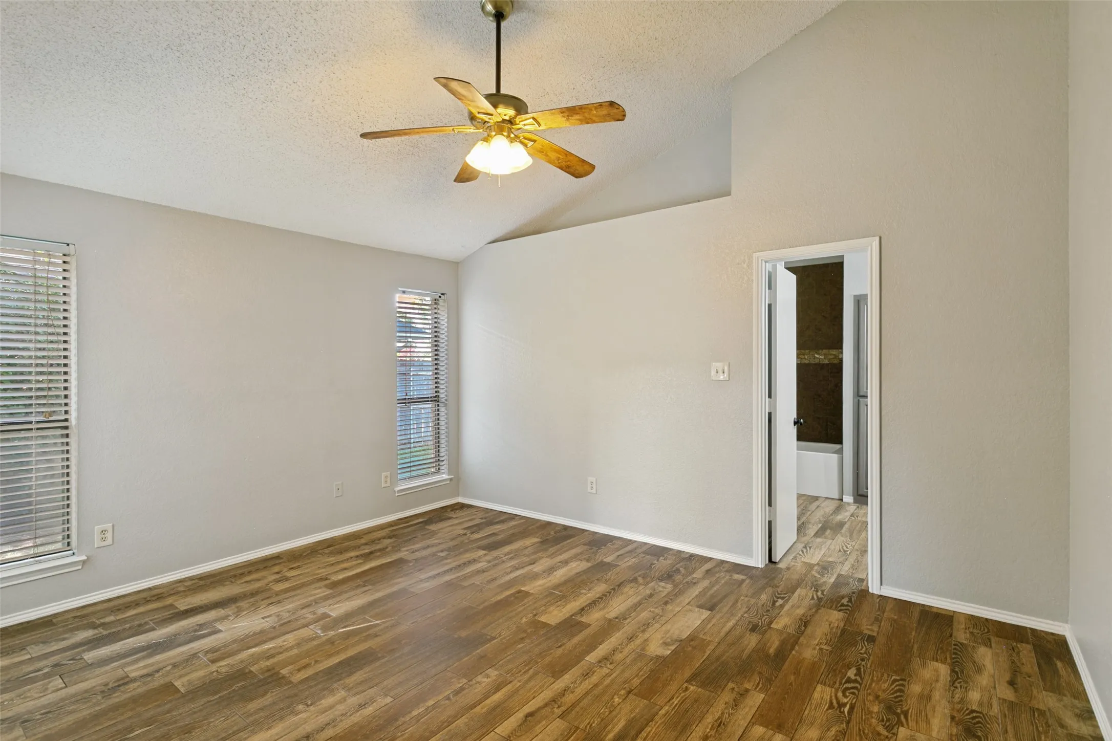 Single Family Residence For Sale in Tarrant County , 1103 Appleton Drive, Mansfield, Texas 76063, 3 Bedroom, 2 Bathroom, 2 Garage spaces, 1,547 Sqft, built in 1987, Price $339,900, mls#21314050, Real Estate Agent in Mansfield, Homes For Sale in Tarrant county, Homes For Sale in Mansfield, Realtor in Mansfield Texas, Real Estate Brokerage Independent Realty Texas, Luminita Cordes Realtor