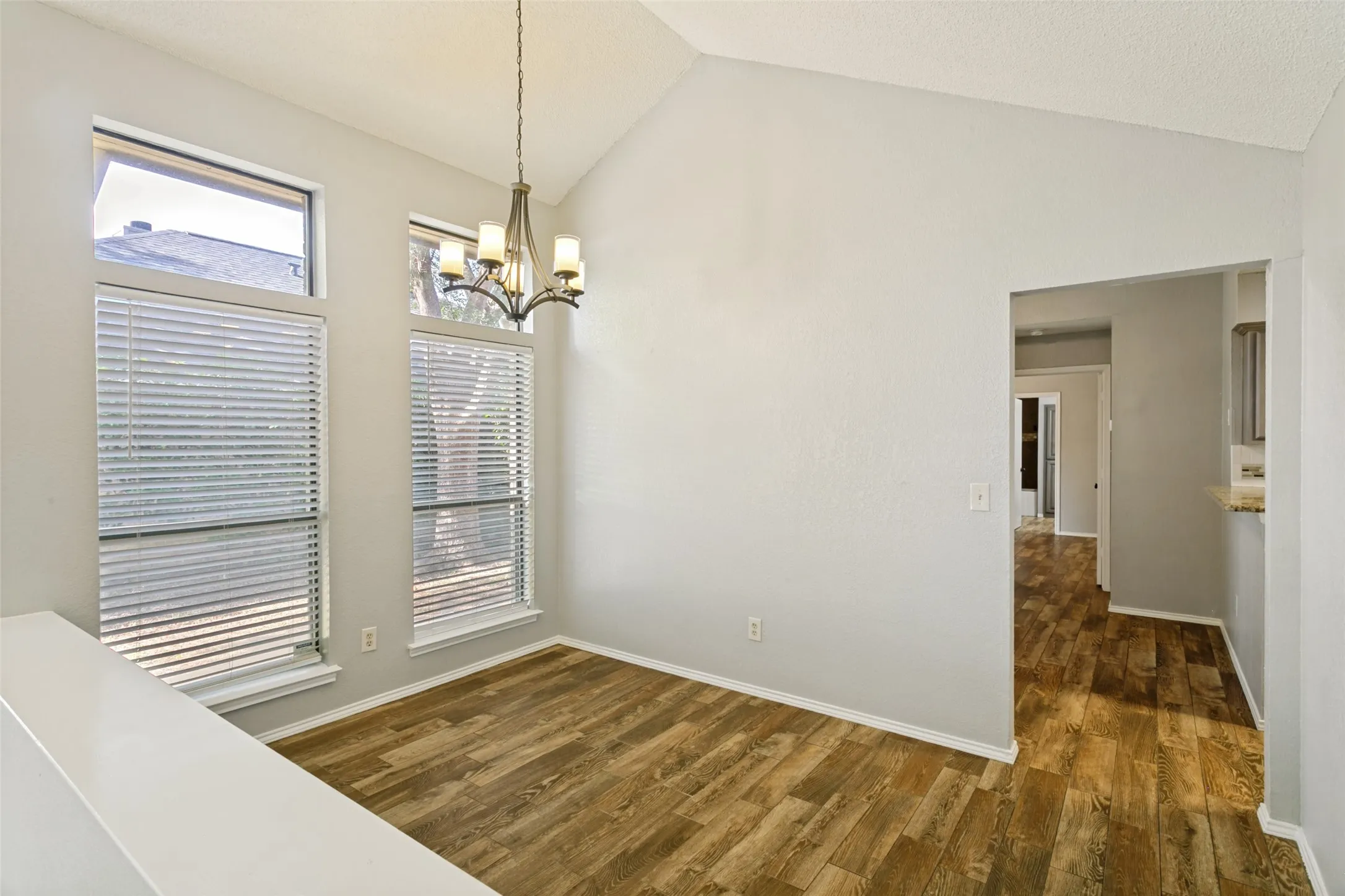 Single Family Residence For Sale in Tarrant County , 1103 Appleton Drive, Mansfield, Texas 76063, 3 Bedroom, 2 Bathroom, 2 Garage spaces, 1,547 Sqft, built in 1987, Price $339,900, mls#21314050, Real Estate Agent in Mansfield, Homes For Sale in Tarrant county, Homes For Sale in Mansfield, Realtor in Mansfield Texas, Real Estate Brokerage Independent Realty Texas, Luminita Cordes Realtor