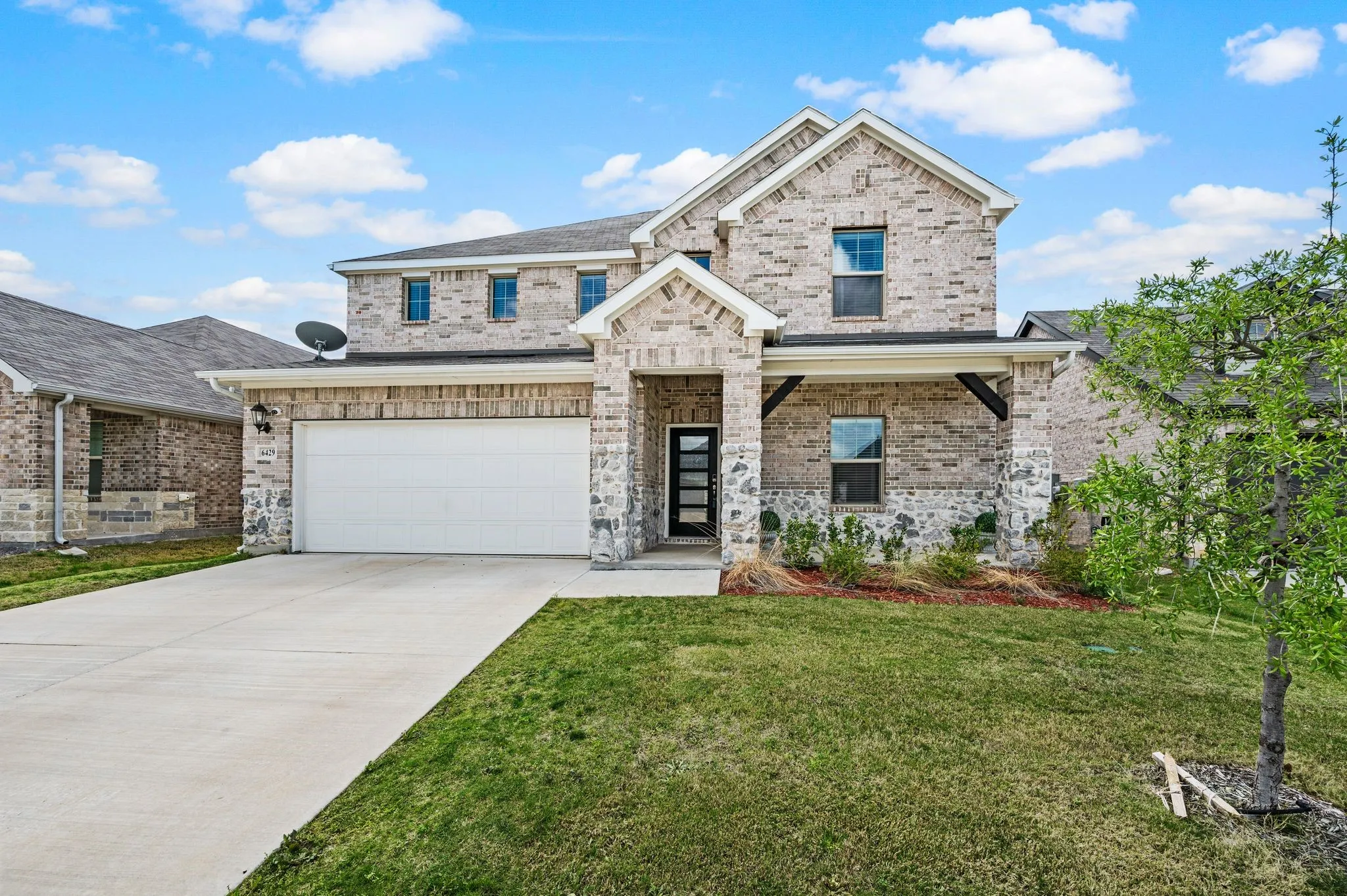 Single Family Residence For Sale in Tarrant County , 6429 Hidden Flower Way, Fort Worth, Texas 76036, 5 Bedroom, 3 Bathroom, 2 Garage spaces, 3,052 Sqft, built in 2024, mls#21314098, Real Estate Agent in Fort Worth, Homes For Sale in Tarrant county, Homes For Sale in Fort Worth, Realtor in Fort Worth Texas, Real Estate Brokerage Independent Realty Texas, Luminita Cordes Realtor