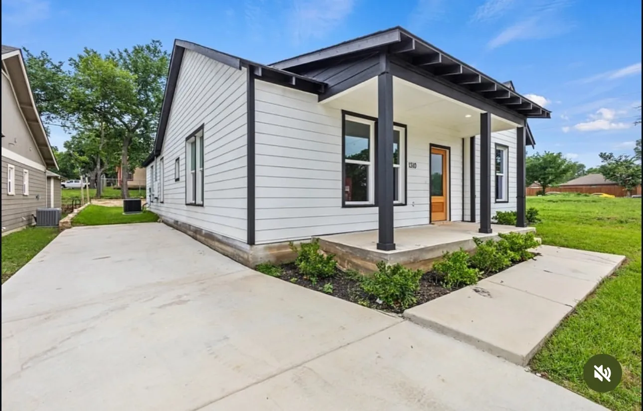 Single Family Residence For Sale in Tarrant County , 1310 Bessie Street, Fort Worth, Texas 76104, 4 Bedrooms, 2 Bathrooms, Garage spaces, 1,917 Sqft, built in 2024, Price $304,999, mls#21314715, Real Estate Agent in Fort Worth, Homes For Sale in Tarrant county, Homes For Sale in Fort Worth, Realtor in Fort Worth Texas, Real Estate Brokerage Independent Realty Texas, Luminita Cordes Realtor