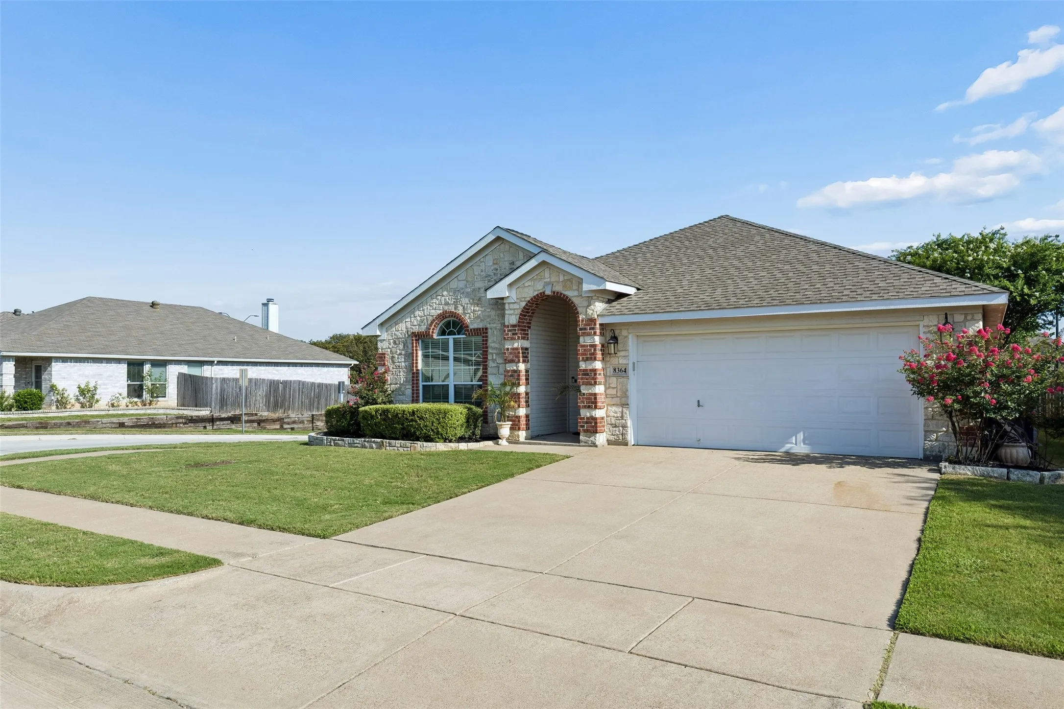 Single Family Residence For Sale in Tarrant County , 8364 Bowspirit Lane, Fort Worth, Texas 76053, 3 Bedroom, 2 Bathroom, 2 Garage spaces, 1,722 Sqft, built in 2003, mls#21314707, Real Estate Agent in Fort Worth, Homes For Sale in Tarrant county, Homes For Sale in Fort Worth, Realtor in Fort Worth Texas, Real Estate Brokerage Independent Realty Texas, Luminita Cordes Realtor