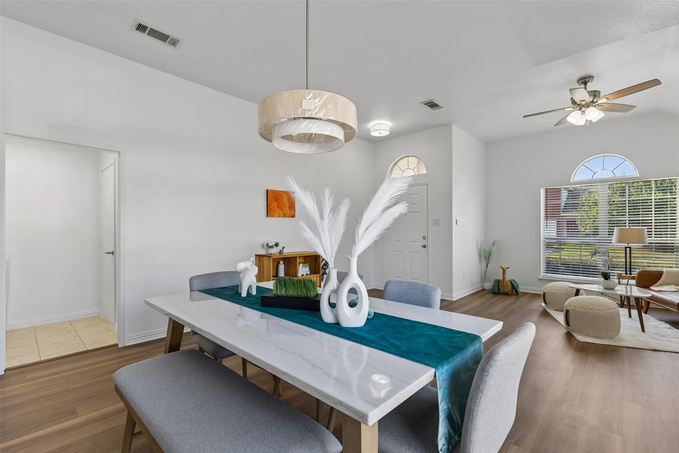 Single Family Residence For Sale in Tarrant County , 8364 Bowspirit Lane, Fort Worth, Texas 76053, 3 Bedroom, 2 Bathroom, 2 Garage spaces, 1,722 Sqft, built in 2003, mls#21314707, Real Estate Agent in Fort Worth, Homes For Sale in Tarrant county, Homes For Sale in Fort Worth, Realtor in Fort Worth Texas, Real Estate Brokerage Independent Realty Texas, Luminita Cordes Realtor