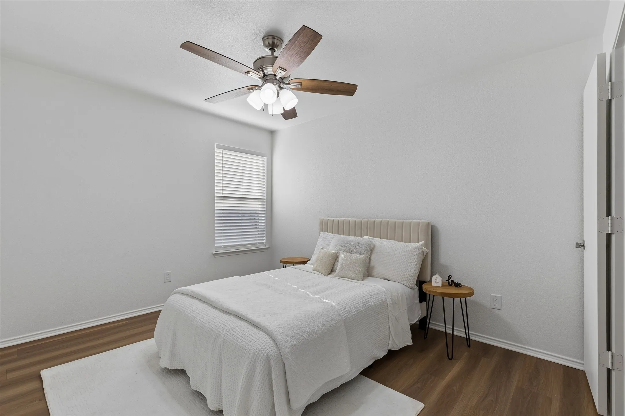 Single Family Residence For Sale in Tarrant County , 8364 Bowspirit Lane, Fort Worth, Texas 76053, 3 Bedroom, 2 Bathroom, 2 Garage spaces, 1,722 Sqft, built in 2003, mls#21314707, Real Estate Agent in Fort Worth, Homes For Sale in Tarrant county, Homes For Sale in Fort Worth, Realtor in Fort Worth Texas, Real Estate Brokerage Independent Realty Texas, Luminita Cordes Realtor