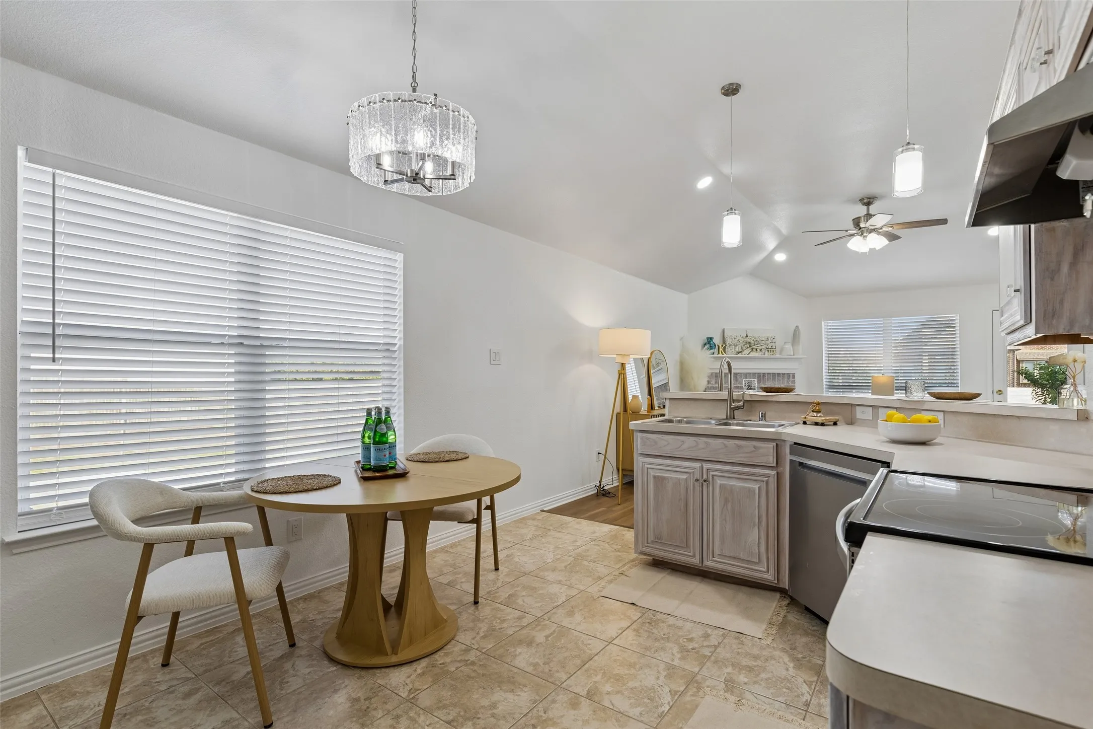 Single Family Residence For Sale in Tarrant County , 8364 Bowspirit Lane, Fort Worth, Texas 76053, 3 Bedroom, 2 Bathroom, 2 Garage spaces, 1,722 Sqft, built in 2003, mls#21314707, Real Estate Agent in Fort Worth, Homes For Sale in Tarrant county, Homes For Sale in Fort Worth, Realtor in Fort Worth Texas, Real Estate Brokerage Independent Realty Texas, Luminita Cordes Realtor