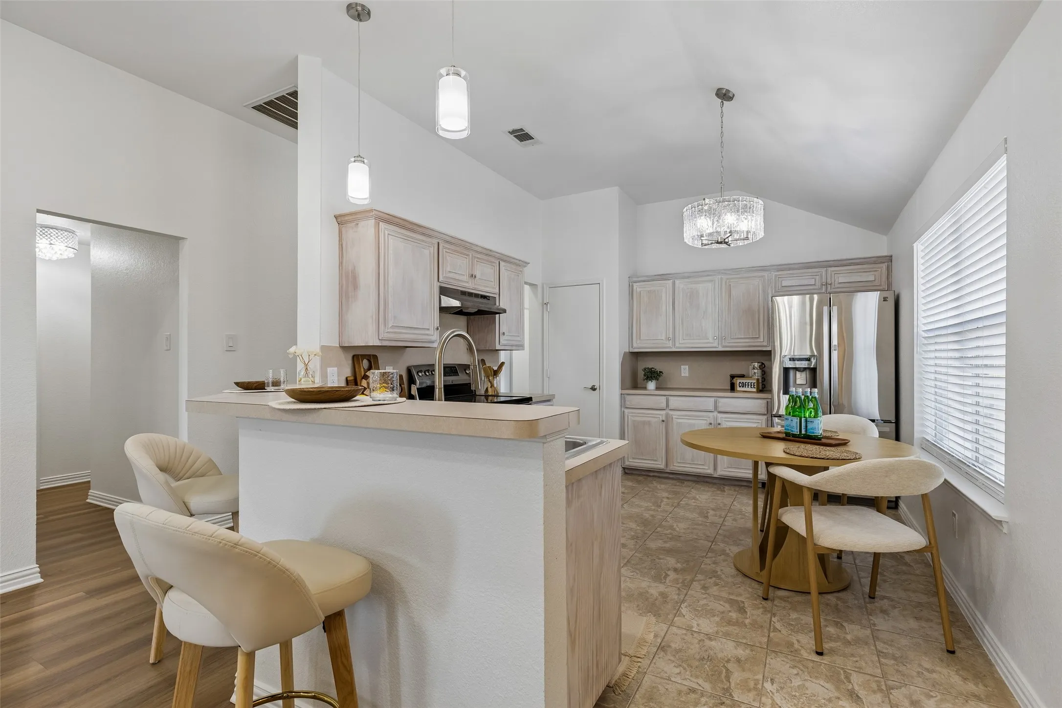 Single Family Residence For Sale in Tarrant County , 8364 Bowspirit Lane, Fort Worth, Texas 76053, 3 Bedroom, 2 Bathroom, 2 Garage spaces, 1,722 Sqft, built in 2003, mls#21314707, Real Estate Agent in Fort Worth, Homes For Sale in Tarrant county, Homes For Sale in Fort Worth, Realtor in Fort Worth Texas, Real Estate Brokerage Independent Realty Texas, Luminita Cordes Realtor