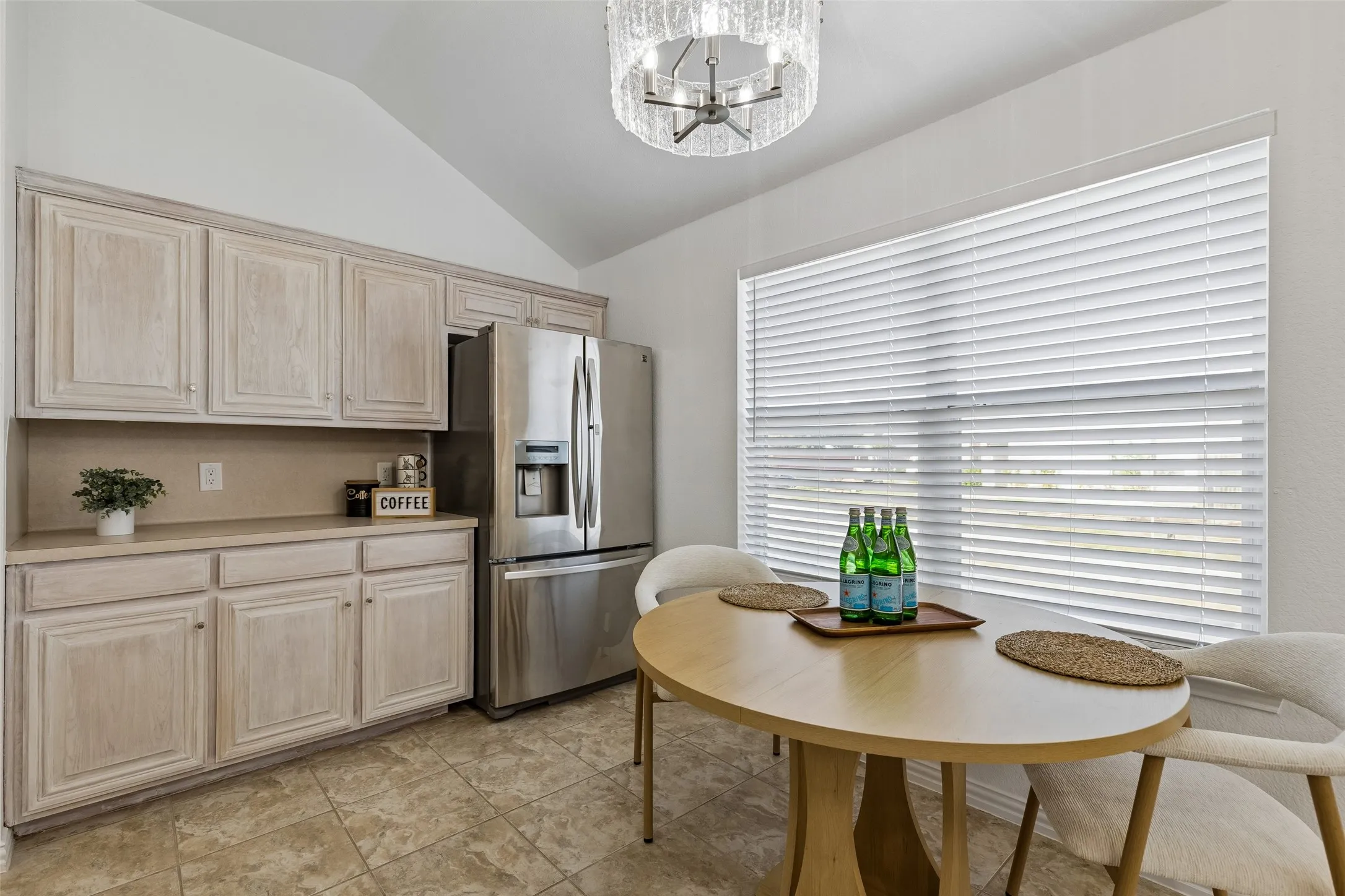 Single Family Residence For Sale in Tarrant County , 8364 Bowspirit Lane, Fort Worth, Texas 76053, 3 Bedroom, 2 Bathroom, 2 Garage spaces, 1,722 Sqft, built in 2003, mls#21314707, Real Estate Agent in Fort Worth, Homes For Sale in Tarrant county, Homes For Sale in Fort Worth, Realtor in Fort Worth Texas, Real Estate Brokerage Independent Realty Texas, Luminita Cordes Realtor