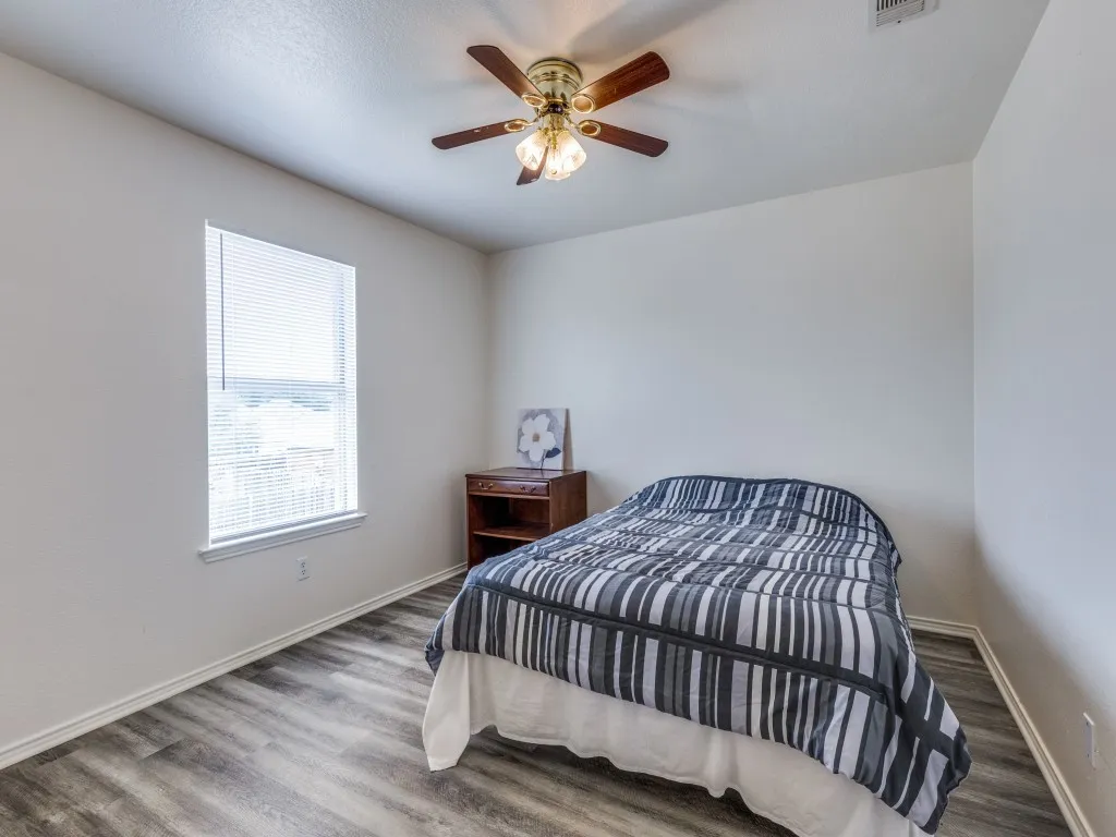 Single Family Residence For Sale in Tarrant County , 6701 Kinross Drive, Arlington, Texas 76002, 4 Bedrooms, 3 Bathrooms, Garage spaces, 2,708 Sqft, built in 2003, Price $410,000, mls#21294459, Real Estate Agent in Arlington, Homes For Sale in Tarrant county, Homes For Sale in Arlington, Realtor in Arlington Texas, Real Estate Brokerage Independent Realty Texas, Luminita Cordes Realtor