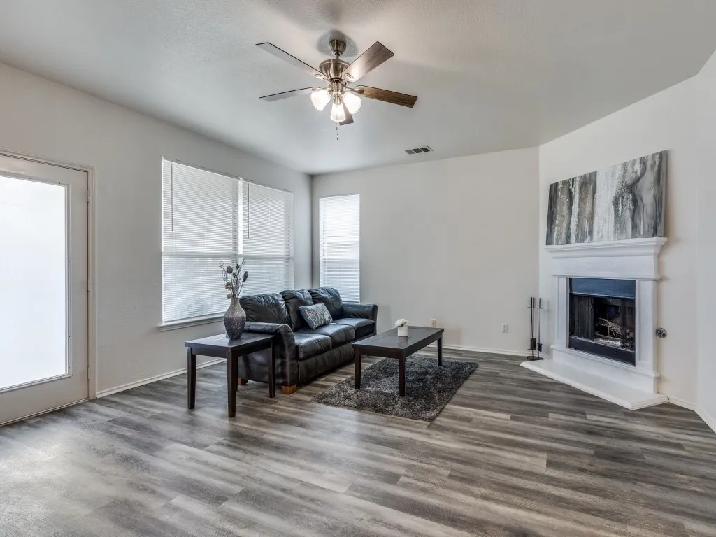 Single Family Residence For Sale in Tarrant County , 6701 Kinross Drive, Arlington, Texas 76002, 4 Bedrooms, 3 Bathrooms, Garage spaces, 2,708 Sqft, built in 2003, Price $410,000, mls#21294459, Real Estate Agent in Arlington, Homes For Sale in Tarrant county, Homes For Sale in Arlington, Realtor in Arlington Texas, Real Estate Brokerage Independent Realty Texas, Luminita Cordes Realtor