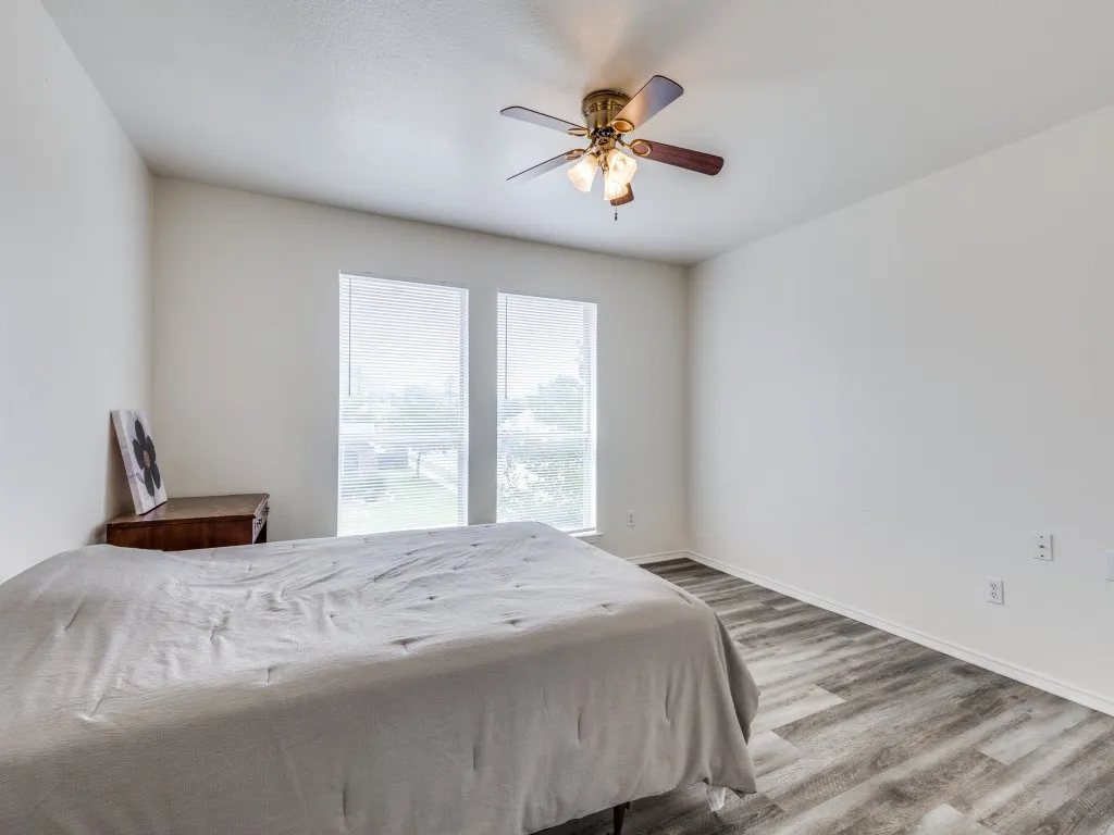 Single Family Residence For Sale in Tarrant County , 6701 Kinross Drive, Arlington, Texas 76002, 4 Bedrooms, 3 Bathrooms, Garage spaces, 2,708 Sqft, built in 2003, Price $410,000, mls#21294459, Real Estate Agent in Arlington, Homes For Sale in Tarrant county, Homes For Sale in Arlington, Realtor in Arlington Texas, Real Estate Brokerage Independent Realty Texas, Luminita Cordes Realtor