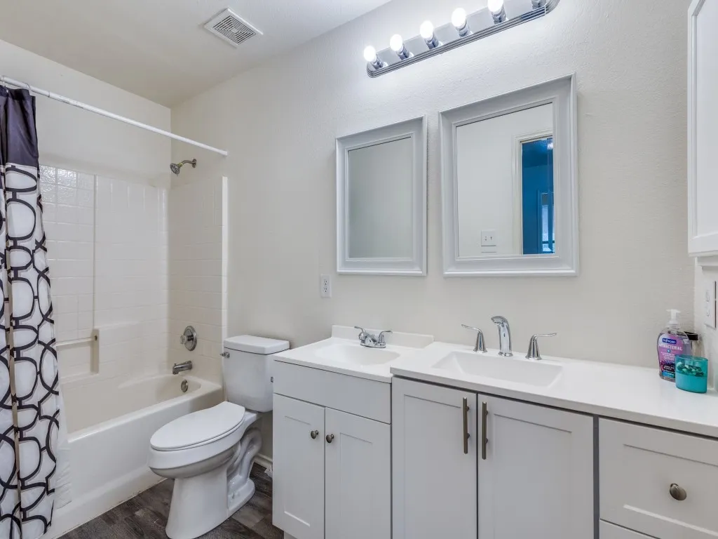 Single Family Residence For Sale in Tarrant County , 6701 Kinross Drive, Arlington, Texas 76002, 4 Bedrooms, 3 Bathrooms, Garage spaces, 2,708 Sqft, built in 2003, Price $410,000, mls#21294459, Real Estate Agent in Arlington, Homes For Sale in Tarrant county, Homes For Sale in Arlington, Realtor in Arlington Texas, Real Estate Brokerage Independent Realty Texas, Luminita Cordes Realtor