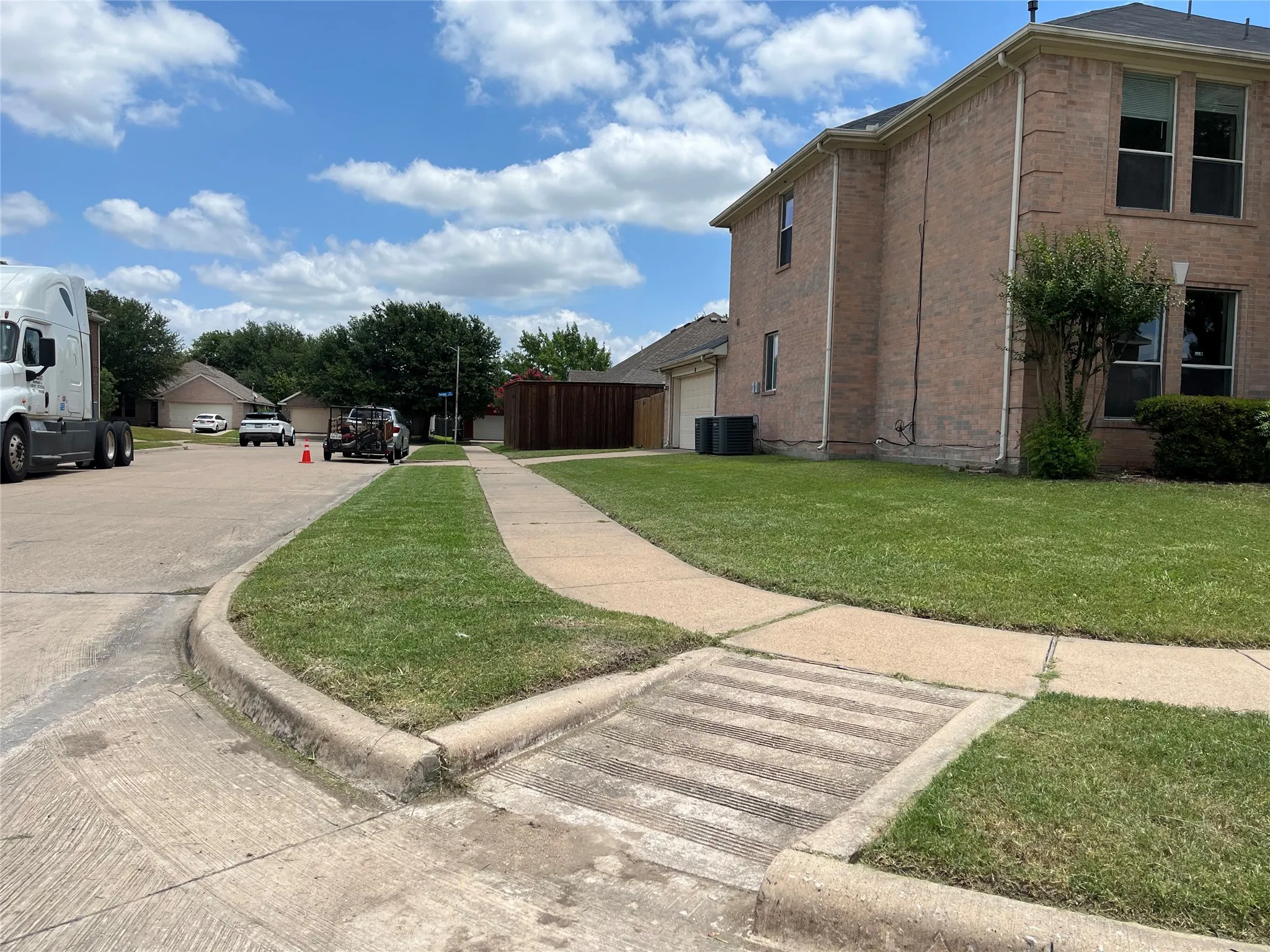 Single Family Residence For Sale in Tarrant County , 6701 Kinross Drive, Arlington, Texas 76002, 4 Bedrooms, 3 Bathrooms, Garage spaces, 2,708 Sqft, built in 2003, Price $410,000, mls#21294459, Real Estate Agent in Arlington, Homes For Sale in Tarrant county, Homes For Sale in Arlington, Realtor in Arlington Texas, Real Estate Brokerage Independent Realty Texas, Luminita Cordes Realtor