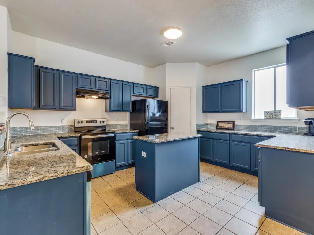 Single Family Residence For Sale in Tarrant County , 6701 Kinross Drive, Arlington, Texas 76002, 4 Bedrooms, 3 Bathrooms, Garage spaces, 2,708 Sqft, built in 2003, Price $410,000, mls#21294459, Real Estate Agent in Arlington, Homes For Sale in Tarrant county, Homes For Sale in Arlington, Realtor in Arlington Texas, Real Estate Brokerage Independent Realty Texas, Luminita Cordes Realtor