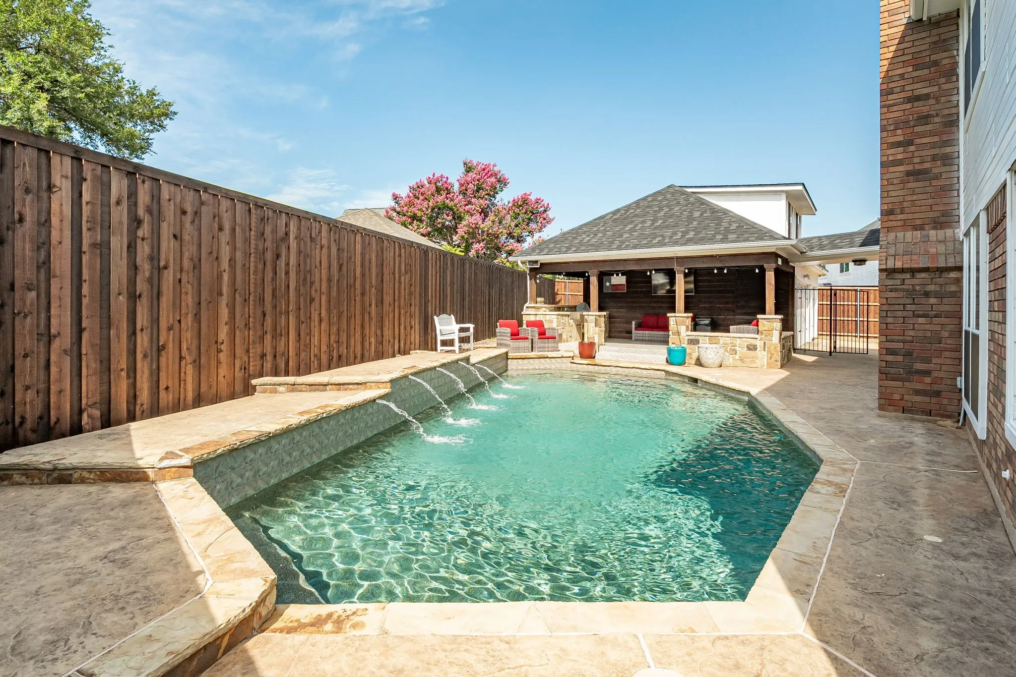Single Family Residence For Sale in Denton County , 725 Tartan Trail, Highland Village, Texas 75077, 4 Bedroom, 4 Bathroom, 3 Garage spaces, 3,964 Sqft, built in 1988, mls#21314110, Real Estate Agent in Highland Village, Homes For Sale in Denton county, Homes For Sale in Highland Village, Realtor in Highland Village Texas, Real Estate Brokerage Independent Realty Texas, Luminita Cordes Realtor