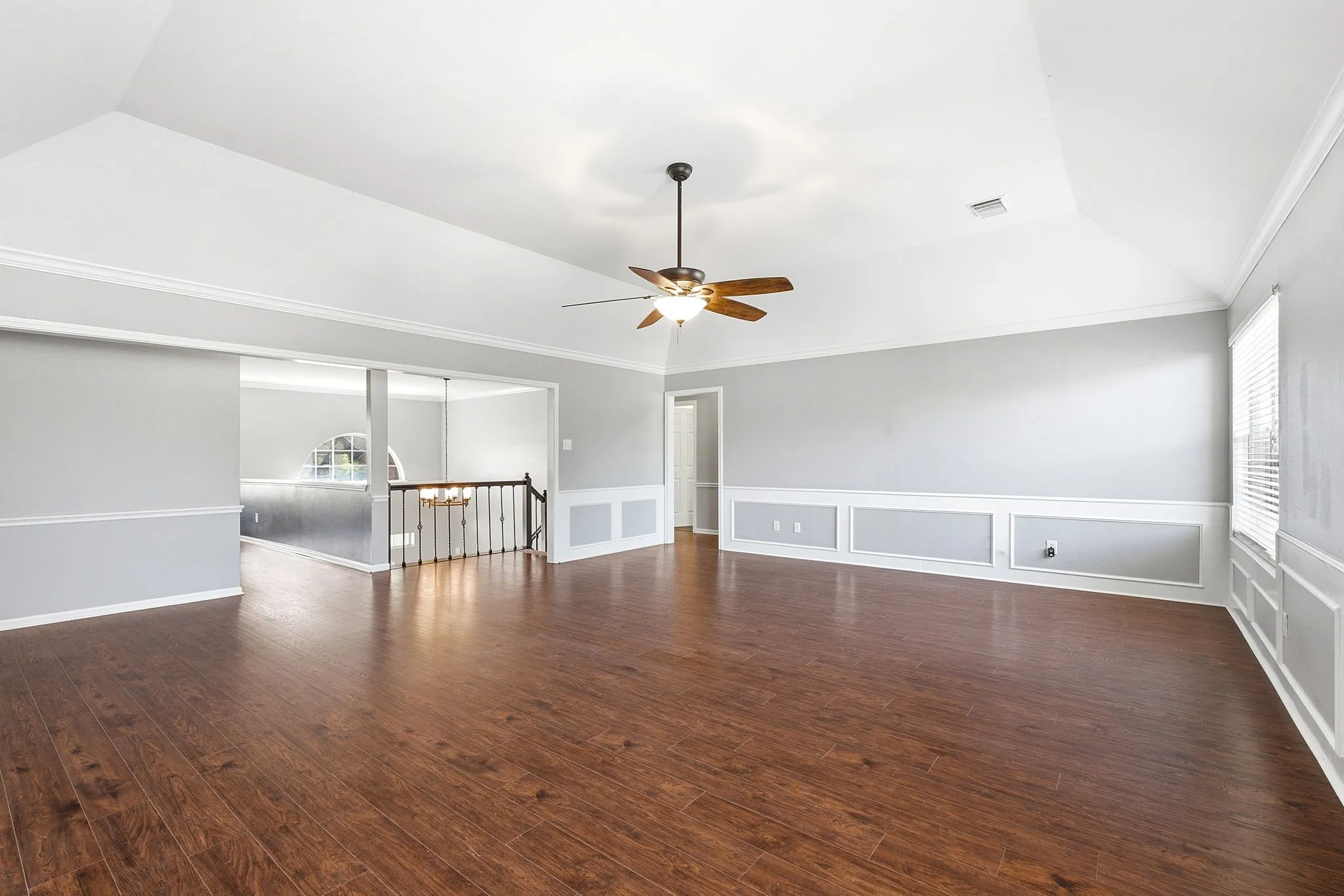 Single Family Residence For Sale in Denton County , 725 Tartan Trail, Highland Village, Texas 75077, 4 Bedroom, 4 Bathroom, 3 Garage spaces, 3,964 Sqft, built in 1988, mls#21314110, Real Estate Agent in Highland Village, Homes For Sale in Denton county, Homes For Sale in Highland Village, Realtor in Highland Village Texas, Real Estate Brokerage Independent Realty Texas, Luminita Cordes Realtor