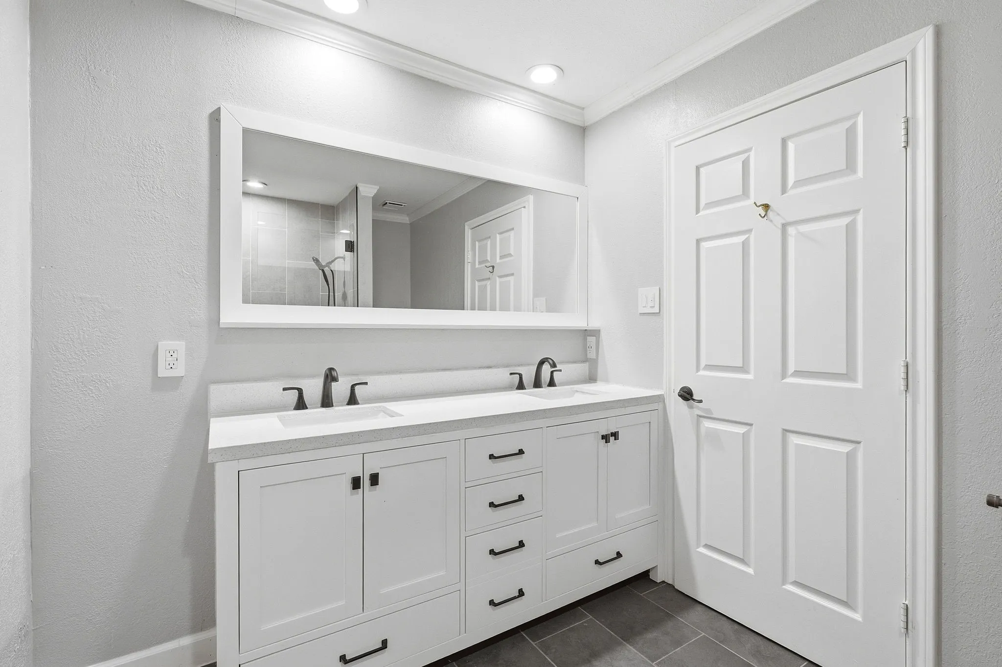 Single Family Residence For Sale in Denton County , 725 Tartan Trail, Highland Village, Texas 75077, 4 Bedroom, 4 Bathroom, 3 Garage spaces, 3,964 Sqft, built in 1988, mls#21314110, Real Estate Agent in Highland Village, Homes For Sale in Denton county, Homes For Sale in Highland Village, Realtor in Highland Village Texas, Real Estate Brokerage Independent Realty Texas, Luminita Cordes Realtor