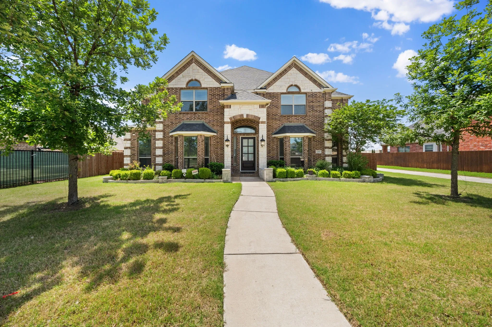 Single Family Residence For Rent in Collin County , 12995 Llano Avenue, Frisco, Texas 75035, 5 Bedroom, 5 Bathroom, 2 Garage spaces, 4,721 Sqft, built in 2017, mls#21311354, Real Estate Agent in Frisco, Homes For Rent in Collin county, Homes For Rent in Frisco, Realtor in Frisco Texas, Real Estate Brokerage Independent Realty Texas, Luminita Cordes Realtor