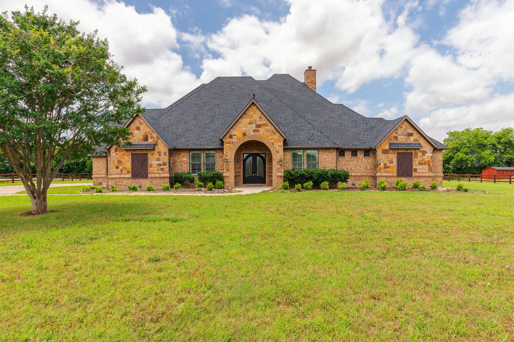 Single Family Residence For Sale in Collin County , 3400 N Preston Lakes Drive, Celina, Texas 75009, 5 Bedroom, 4 Bathroom, 2 Garage spaces, 3,922 Sqft, built in 2011, Price $1,350,000, mls#21308931, Real Estate Agent in Celina, Homes For Sale in Collin county, Homes For Sale in Celina, Realtor in Celina Texas, Real Estate Brokerage Independent Realty Texas, Luminita Cordes Realtor
