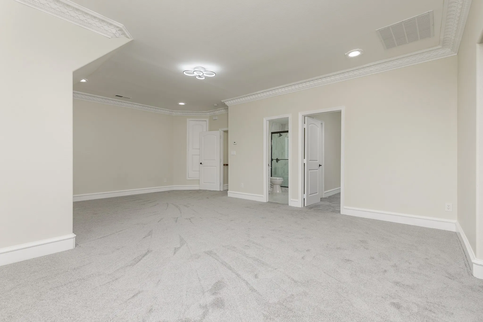 Single Family Residence For Sale in Collin County , 3400 N Preston Lakes Drive, Celina, Texas 75009, 5 Bedroom, 4 Bathroom, 2 Garage spaces, 3,922 Sqft, built in 2011, Price $1,350,000, mls#21308931, Real Estate Agent in Celina, Homes For Sale in Collin county, Homes For Sale in Celina, Realtor in Celina Texas, Real Estate Brokerage Independent Realty Texas, Luminita Cordes Realtor