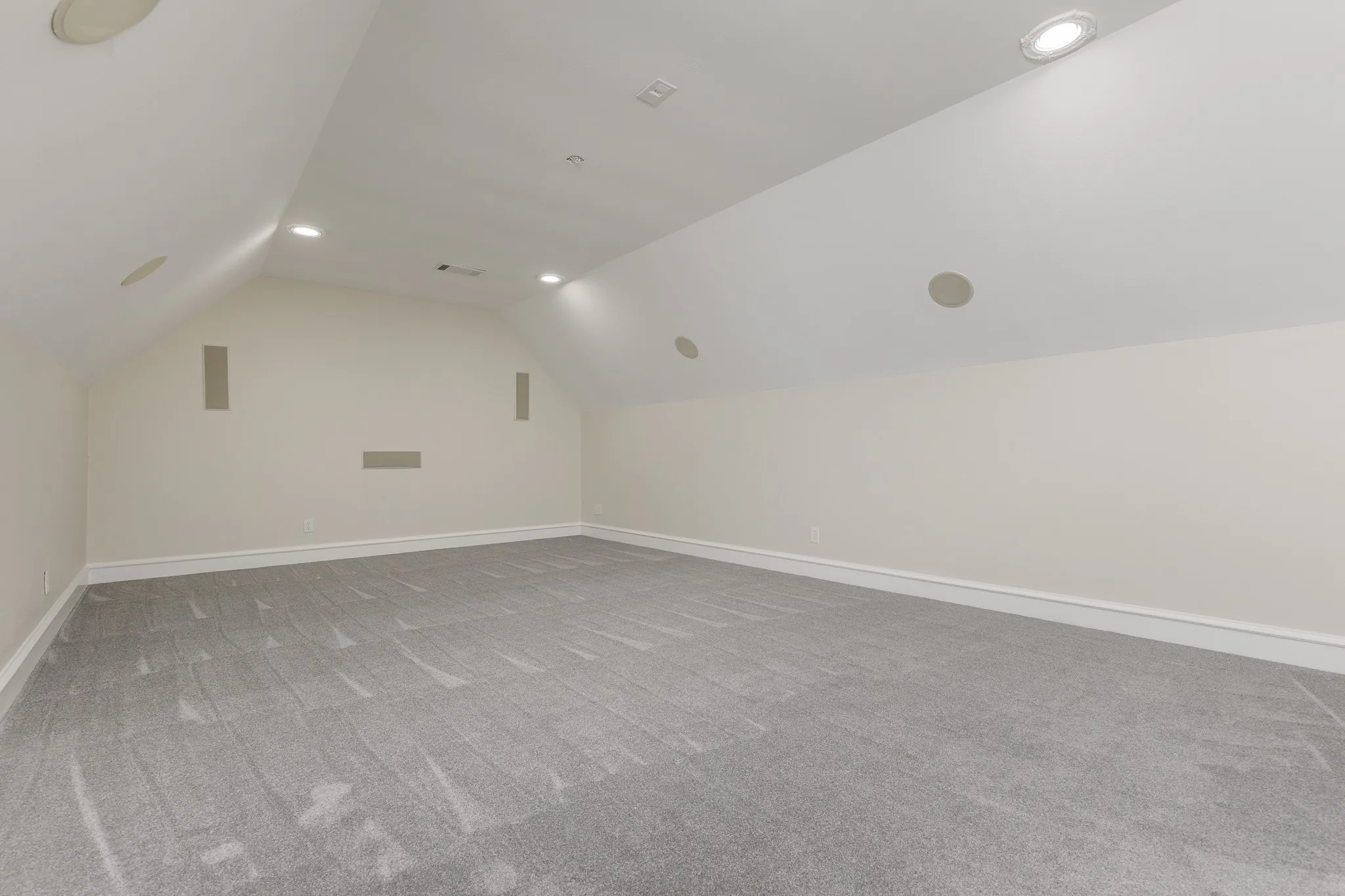 Single Family Residence For Sale in Collin County , 3400 N Preston Lakes Drive, Celina, Texas 75009, 5 Bedroom, 4 Bathroom, 2 Garage spaces, 3,922 Sqft, built in 2011, Price $1,350,000, mls#21308931, Real Estate Agent in Celina, Homes For Sale in Collin county, Homes For Sale in Celina, Realtor in Celina Texas, Real Estate Brokerage Independent Realty Texas, Luminita Cordes Realtor